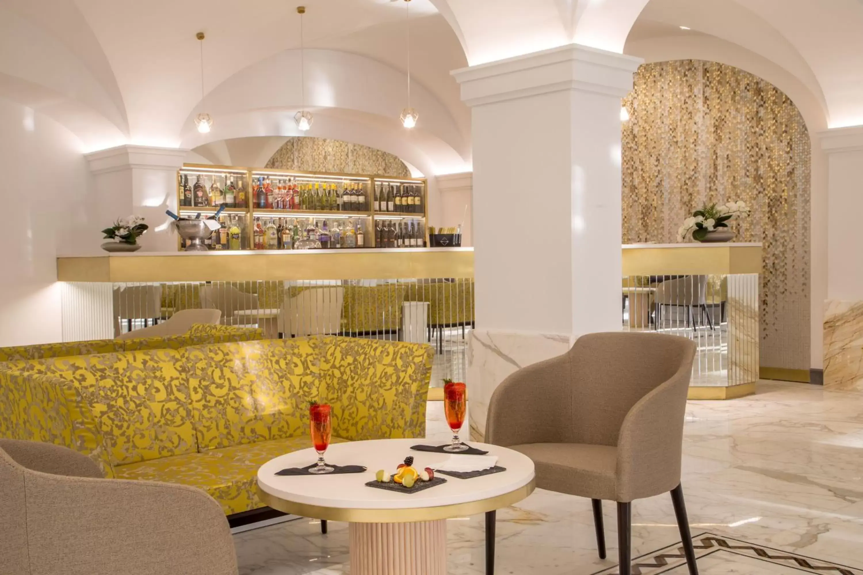 Lounge/Bar in Hotel Shangri-La Roma by OMNIA hotels