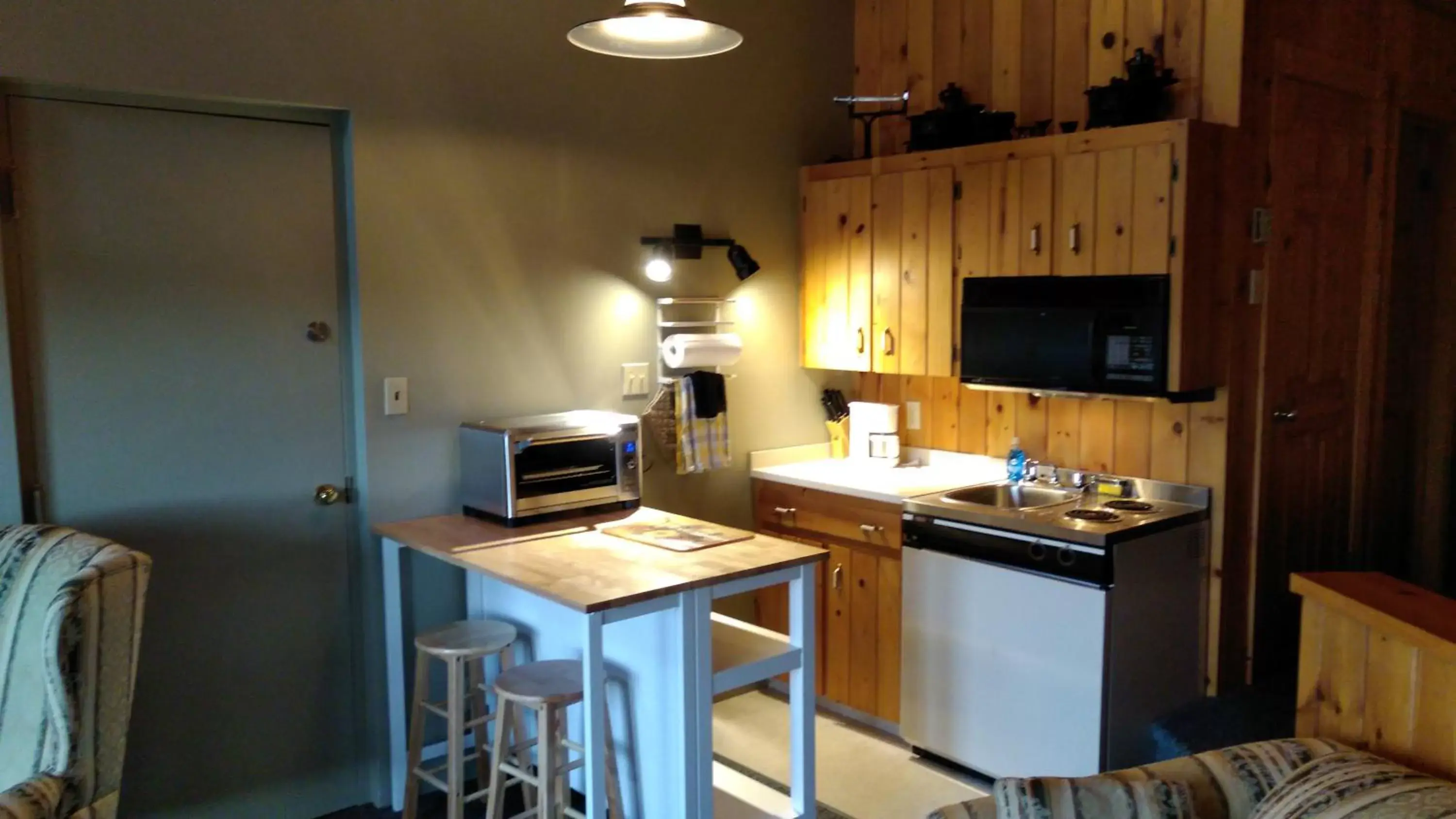 Coffee/tea facilities, Kitchen/Kitchenette in Amherst Shore Country Inn