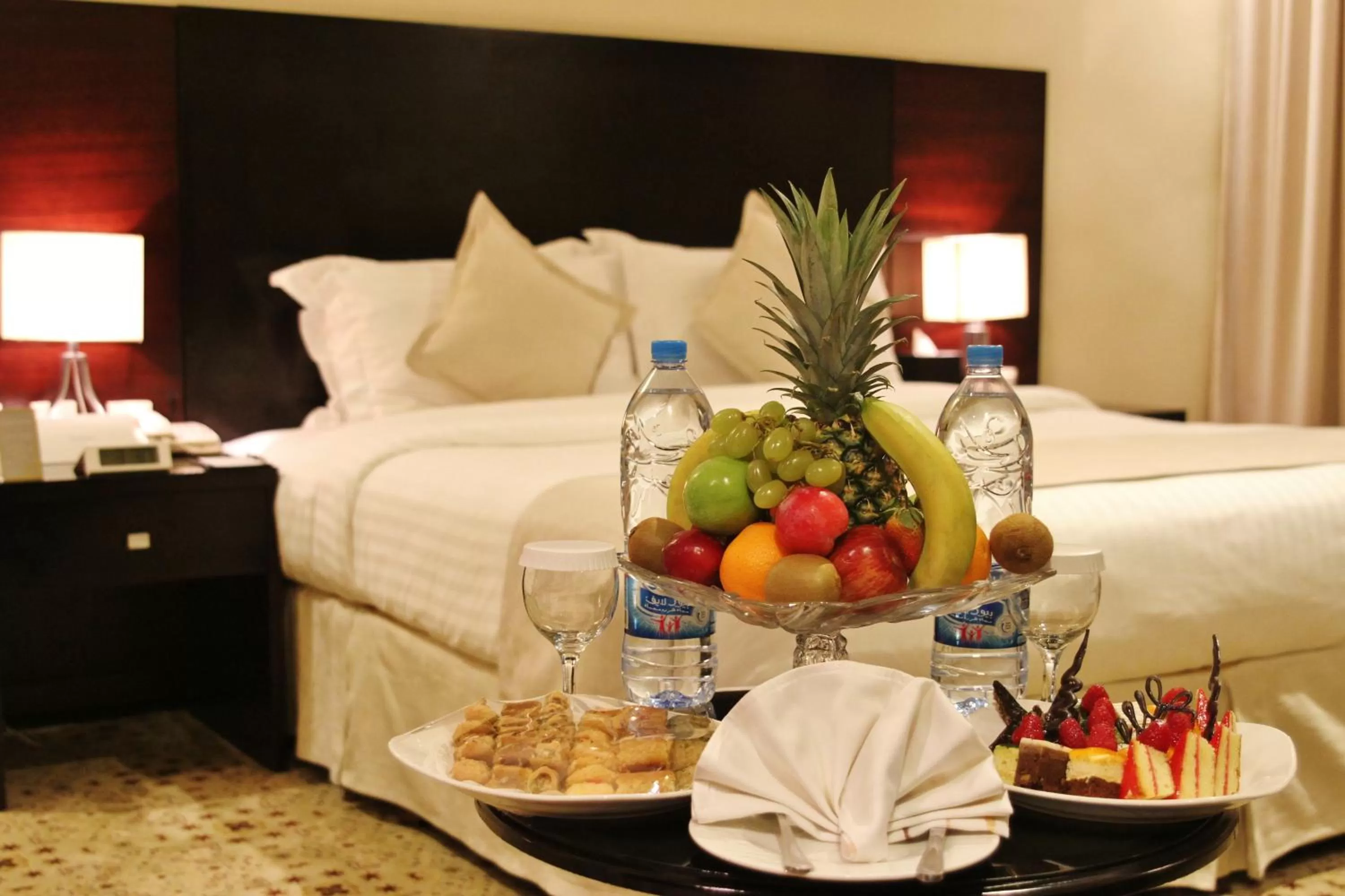 Food, Bed in Carawan Al Fahad Hotel