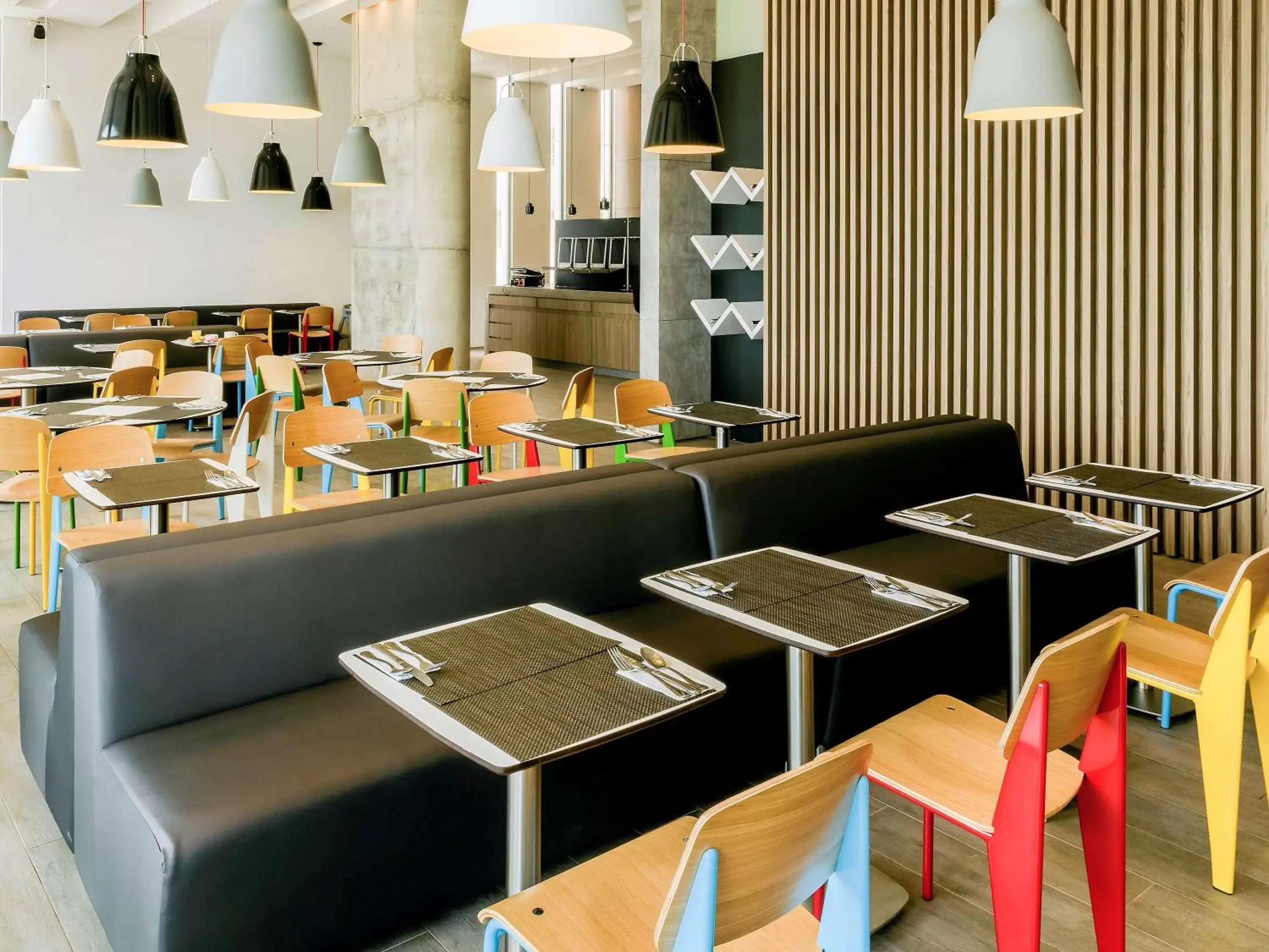 Restaurant/Places to Eat in Ibis Cartagena Marbella