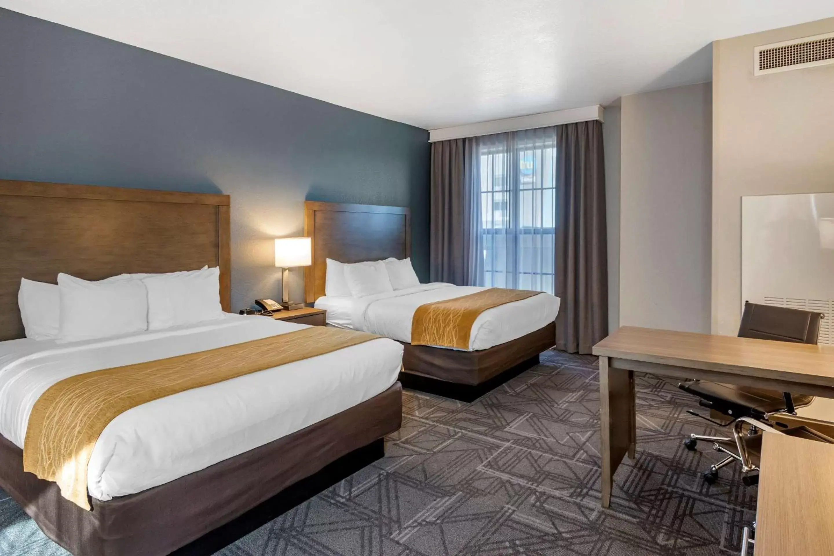 Bedroom, Bed in Comfort Inn & Suites Salt Lake City Airport