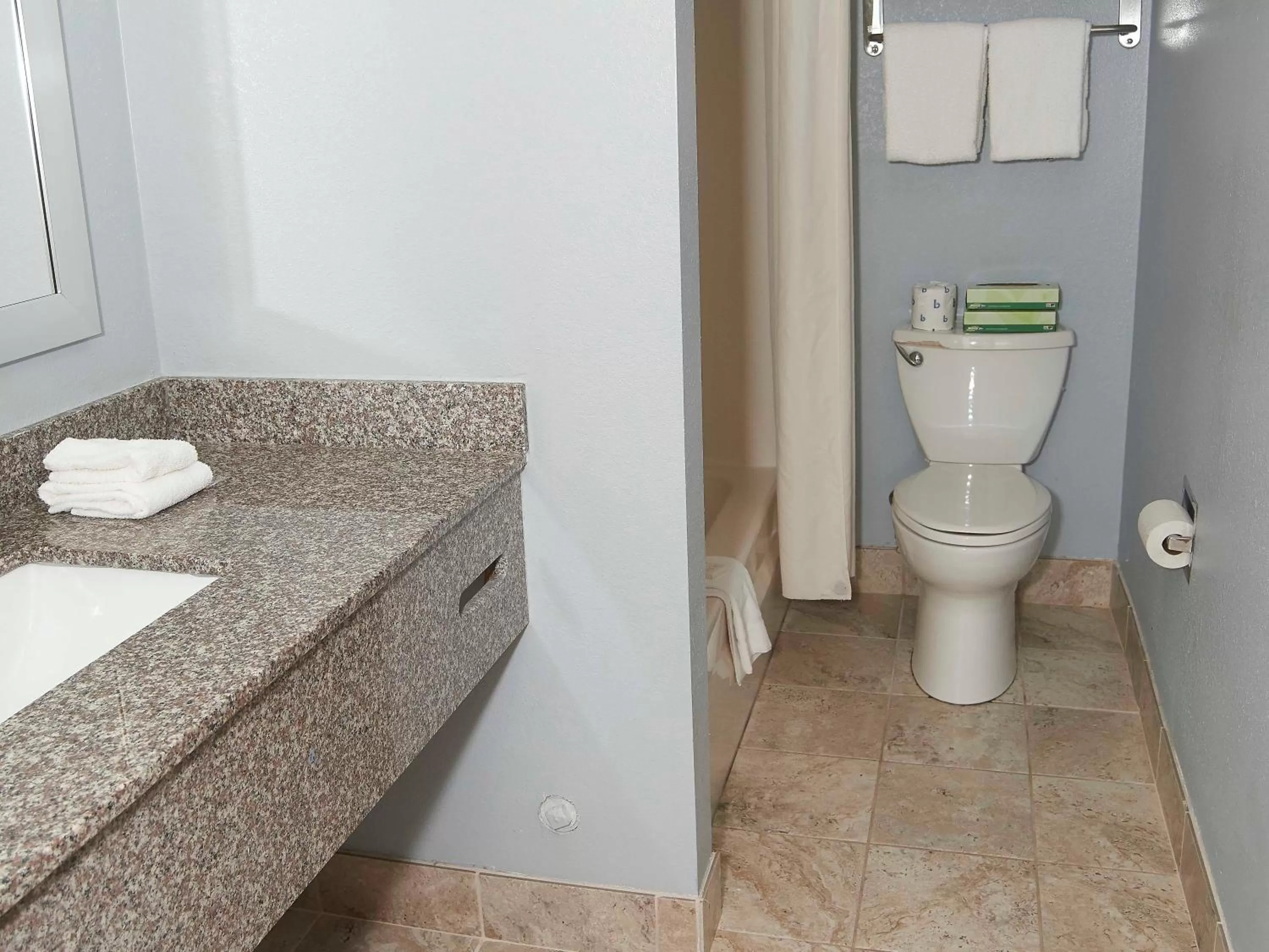 Toilet in Sandwich Lodge & Resort