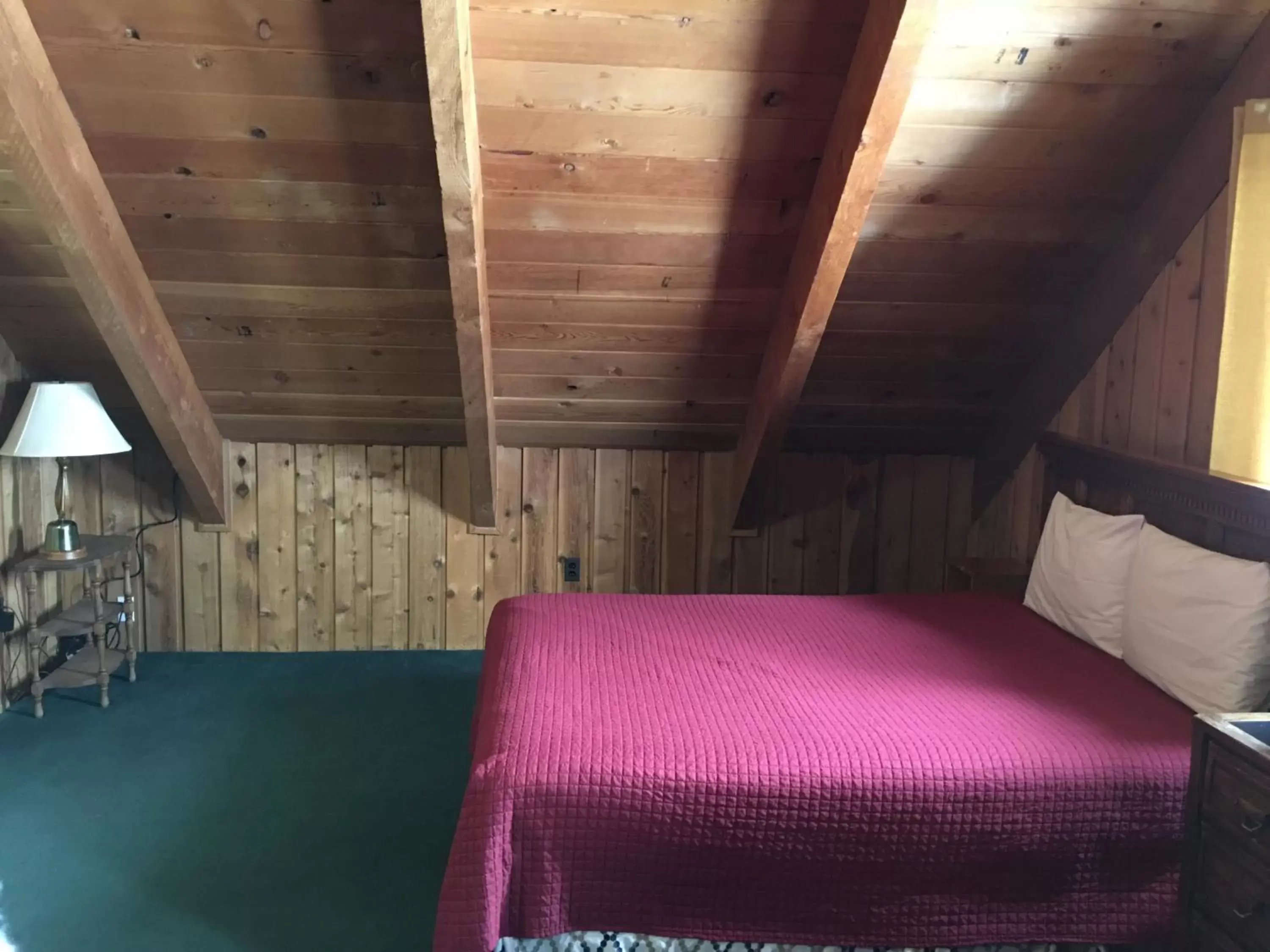 Bed in The Viking Lodge - Downtown Winter Park Colorado