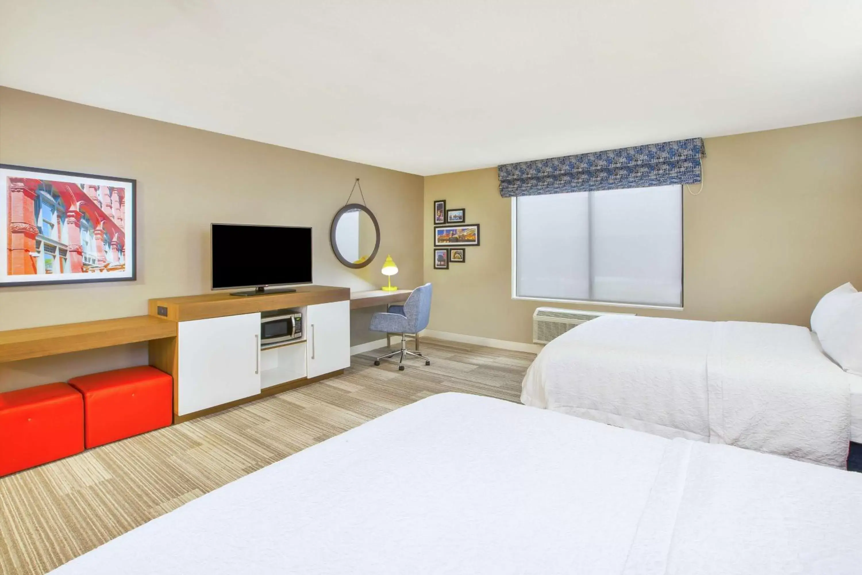 Bedroom, Bed in Hampton Inn & Suites Oakwood Village-Cleveland