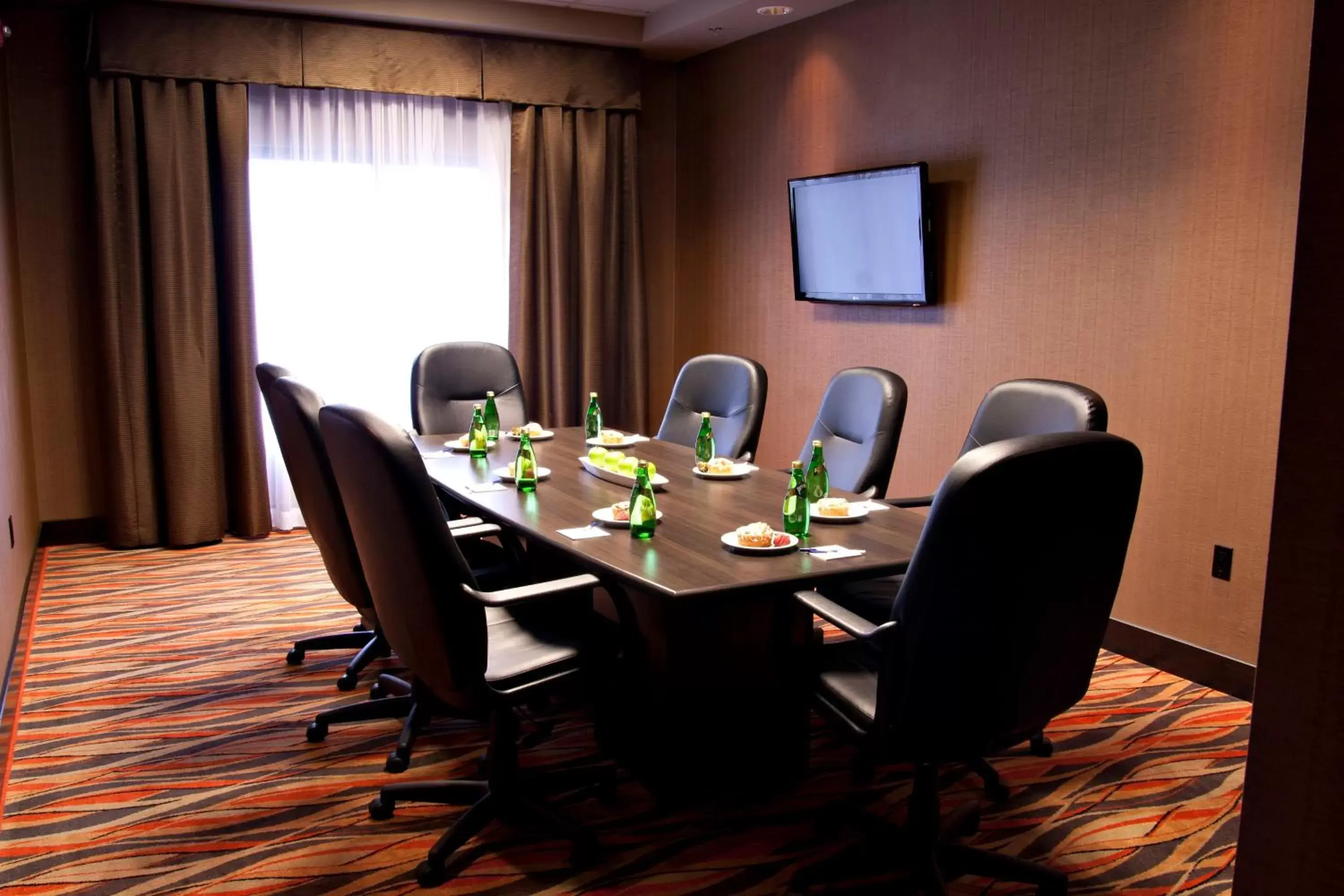 Meeting/conference room in Holiday Inn Express Pembroke, an IHG Hotel