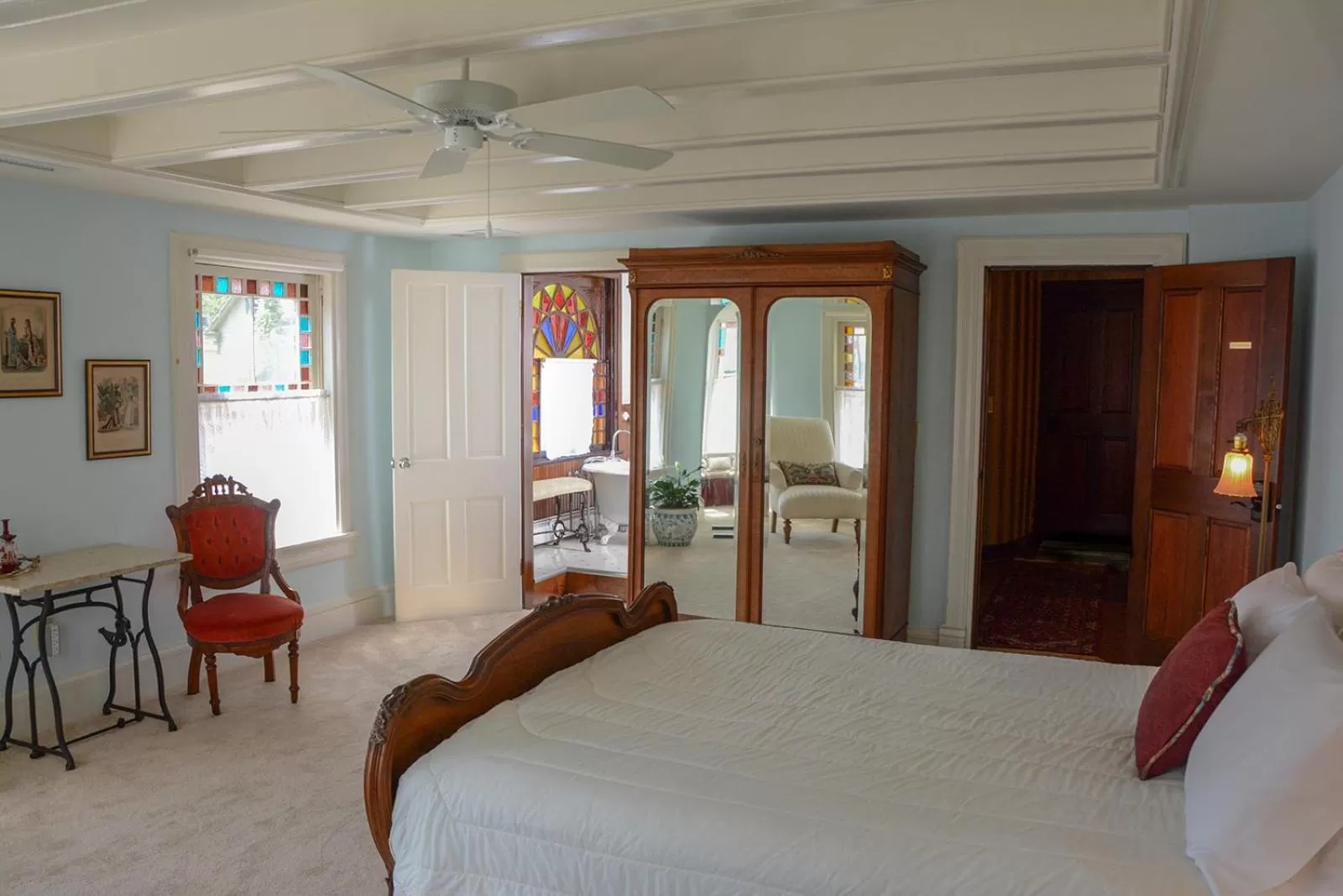 Decorative detail, Bed in The Towers Bed & Breakfast