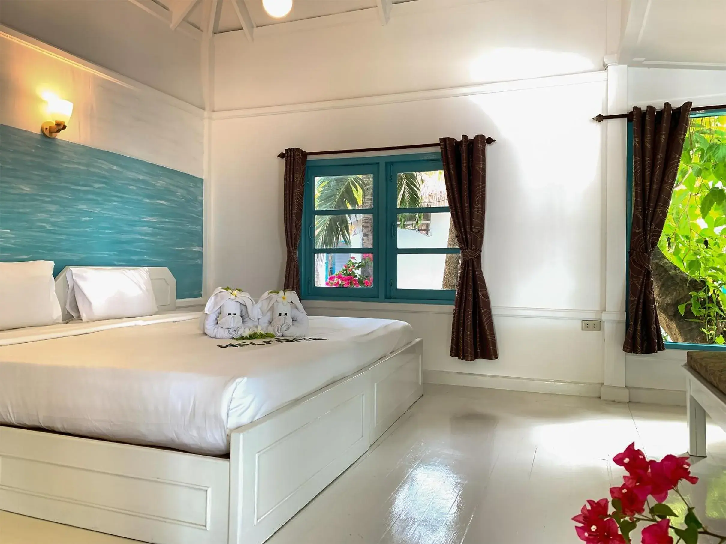 Bedroom, Bed in Sand Sea Resort & Spa - Lamai Beach , Koh Samui