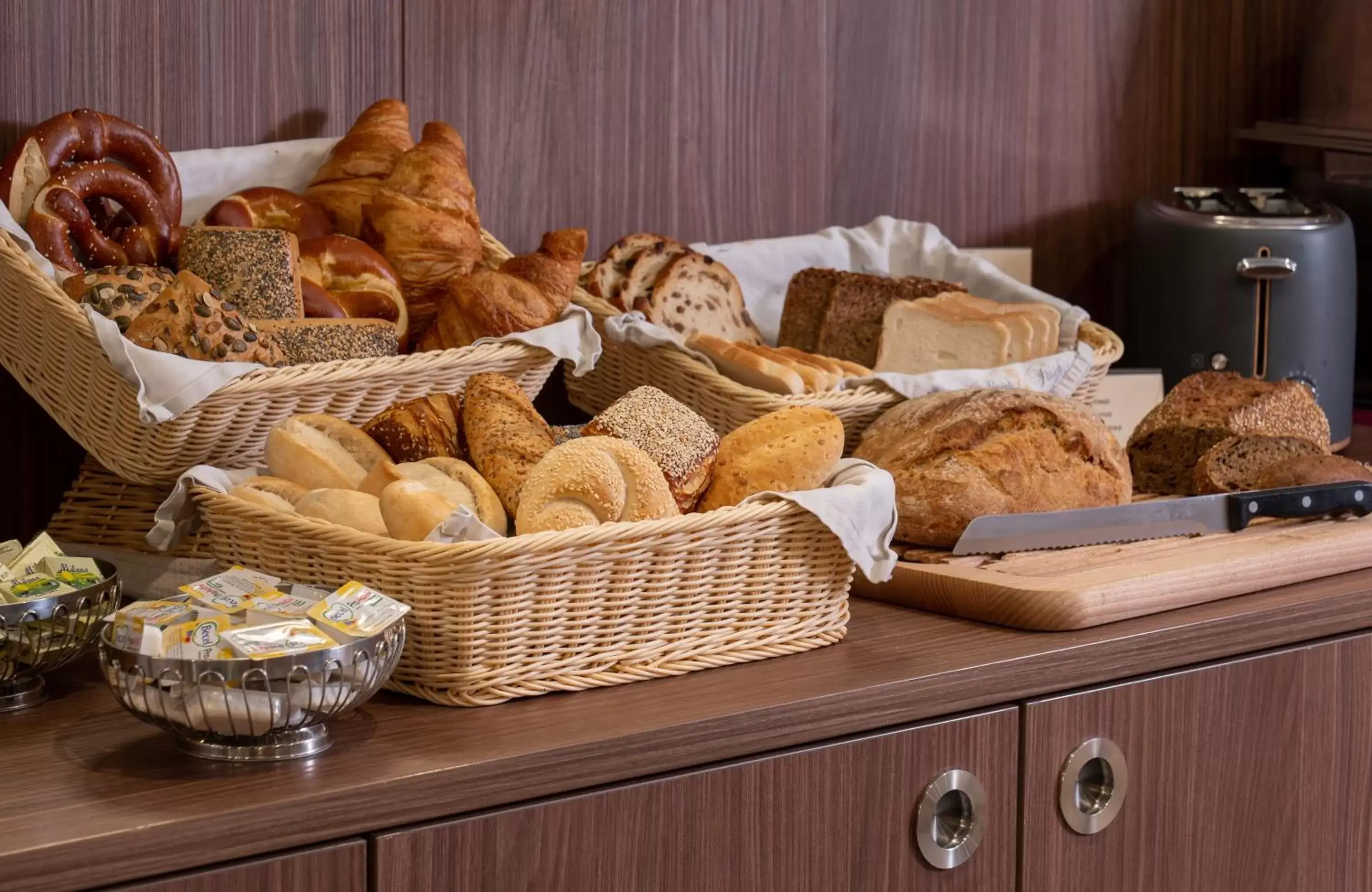 Breakfast in Best Western Comfort Business Hotel Düsseldorf-Neuss