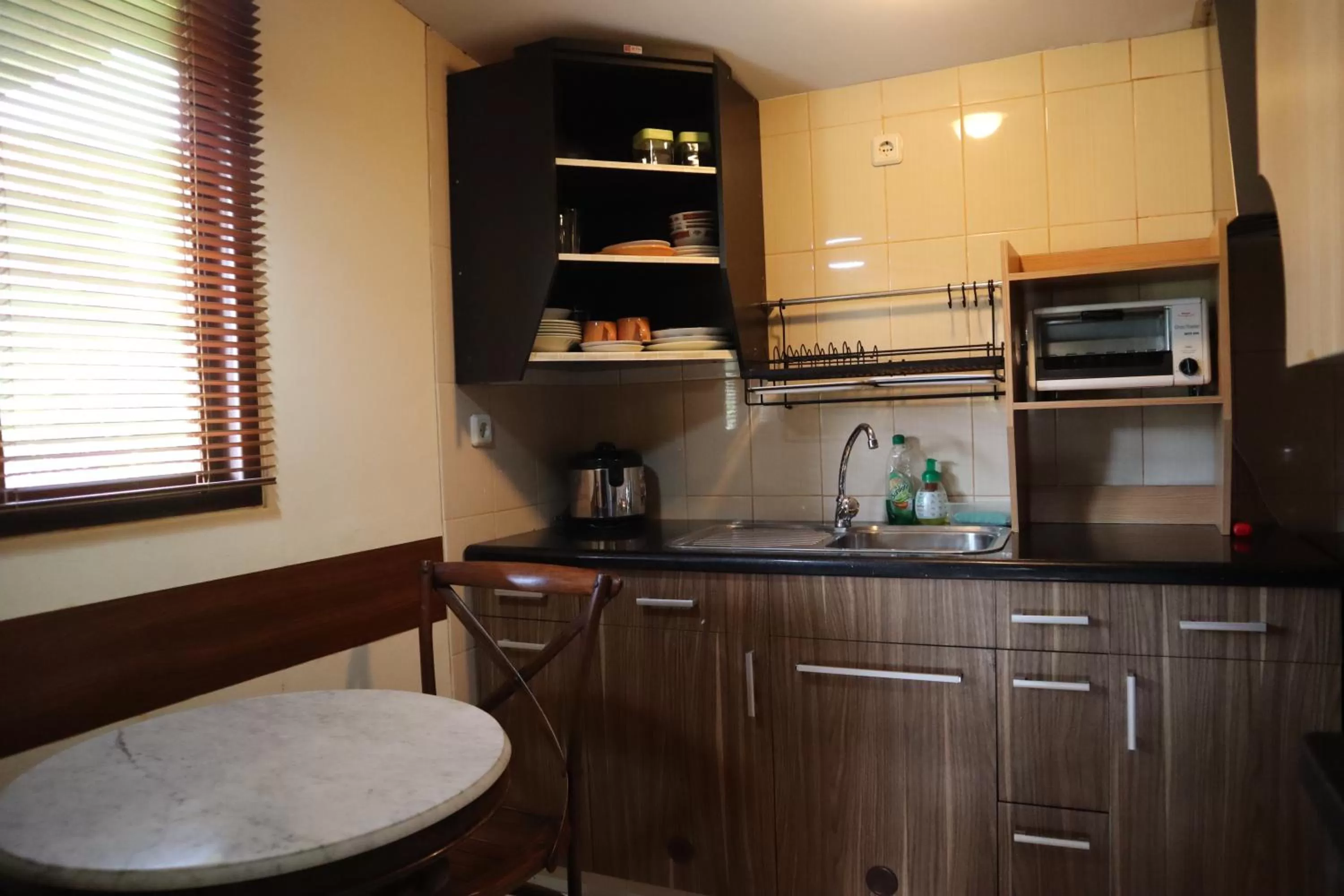 Kitchen or kitchenette in Pondok Agung Bed & Breakfast