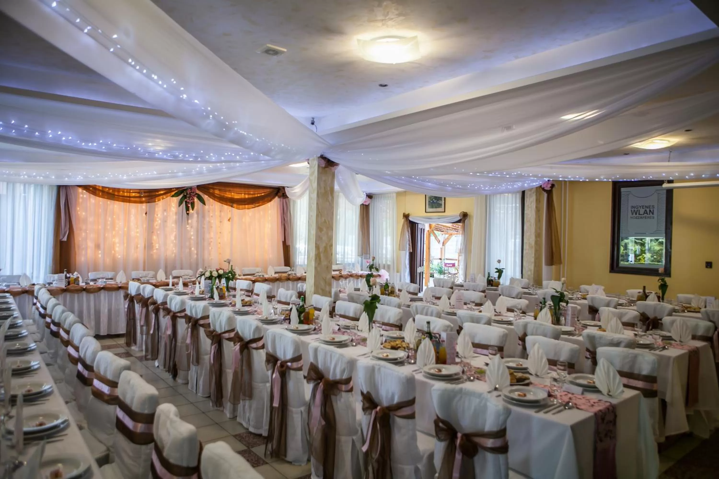 Restaurant/places to eat in Sztár Motel Étterem