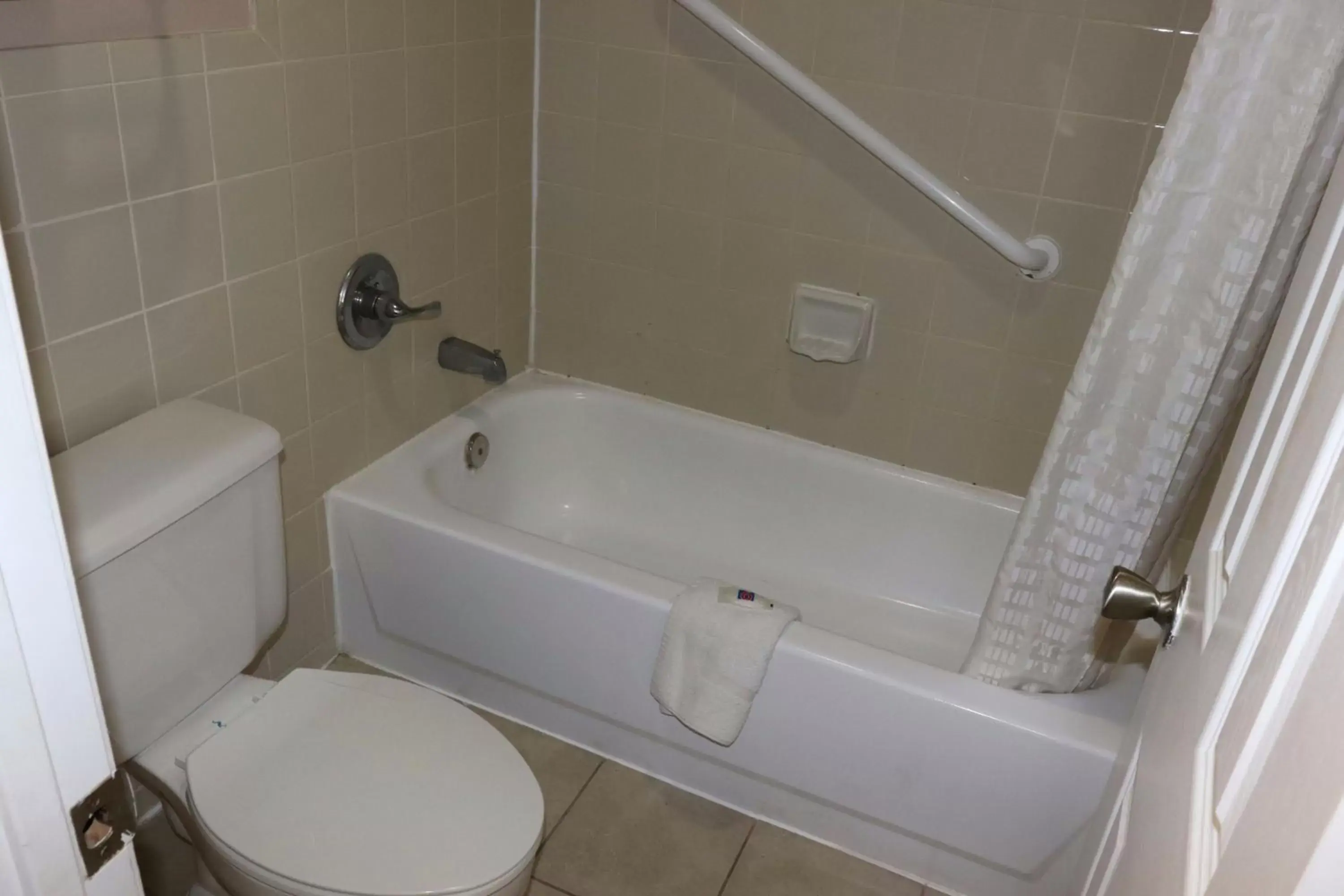 Shower, Bathroom in Motel 6-Alvin, TX