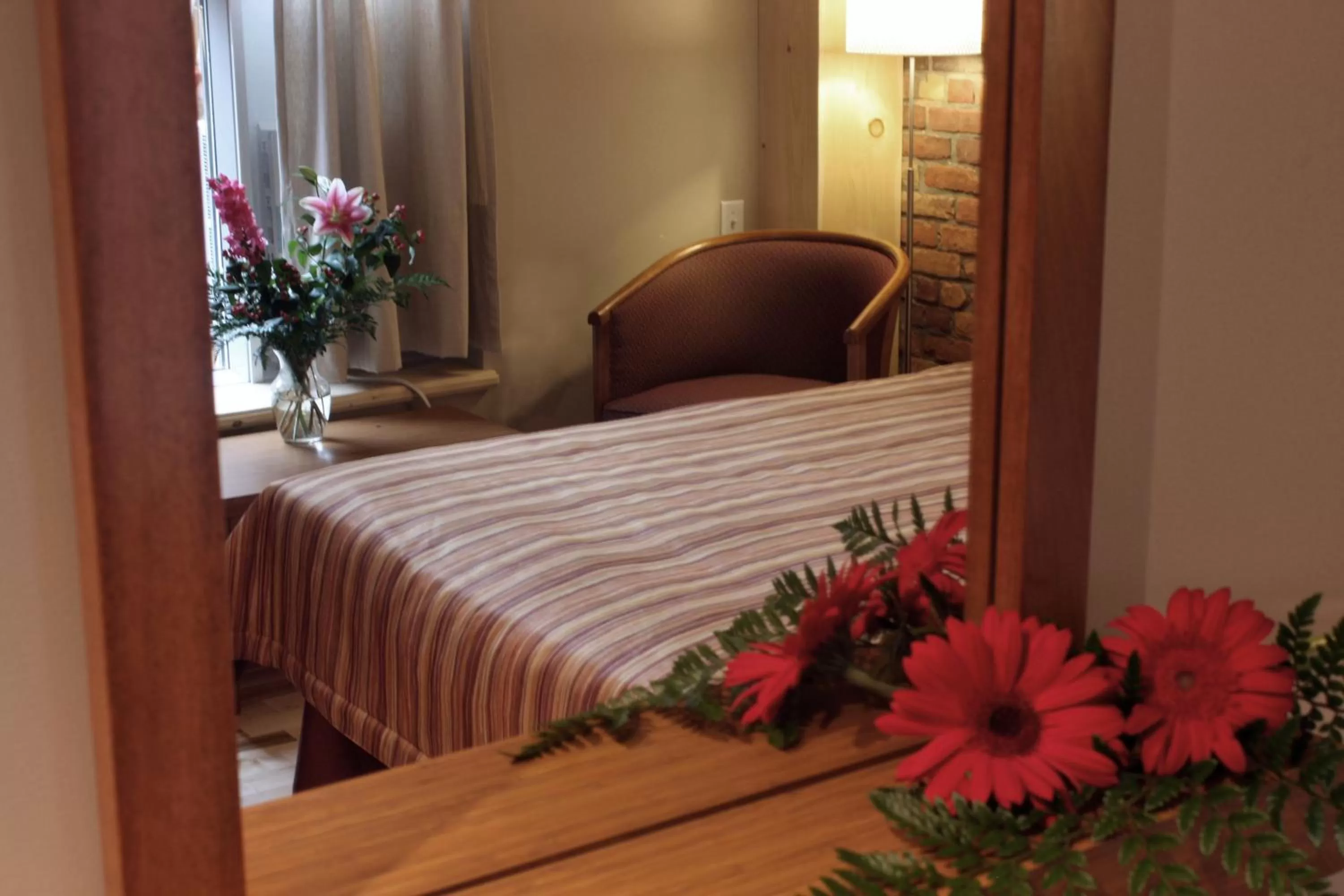 Bed in Hotel Quartier des Spectacles