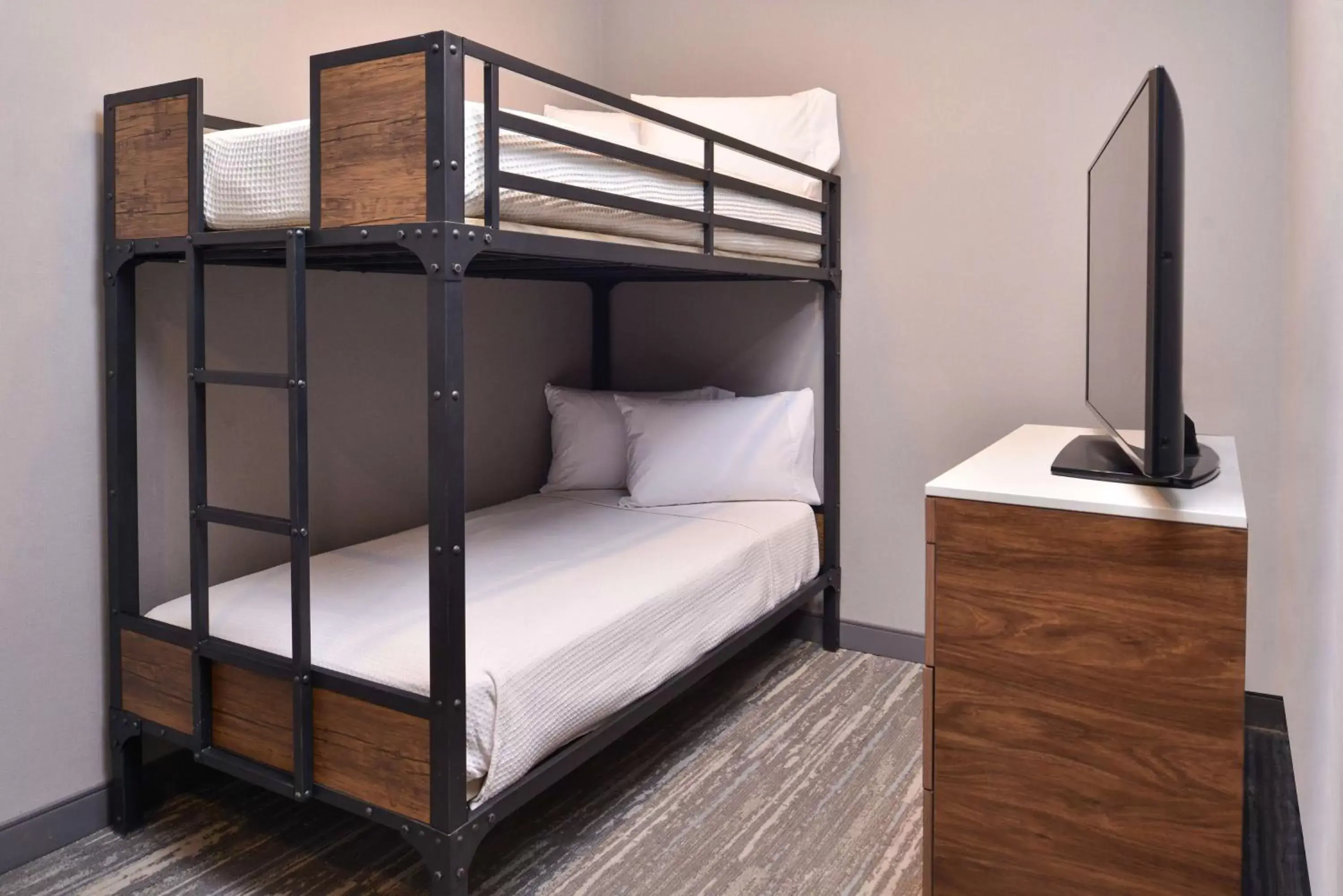 Bedroom, Bunk Bed in Hampton Inn & Suites Boise/Spectrum