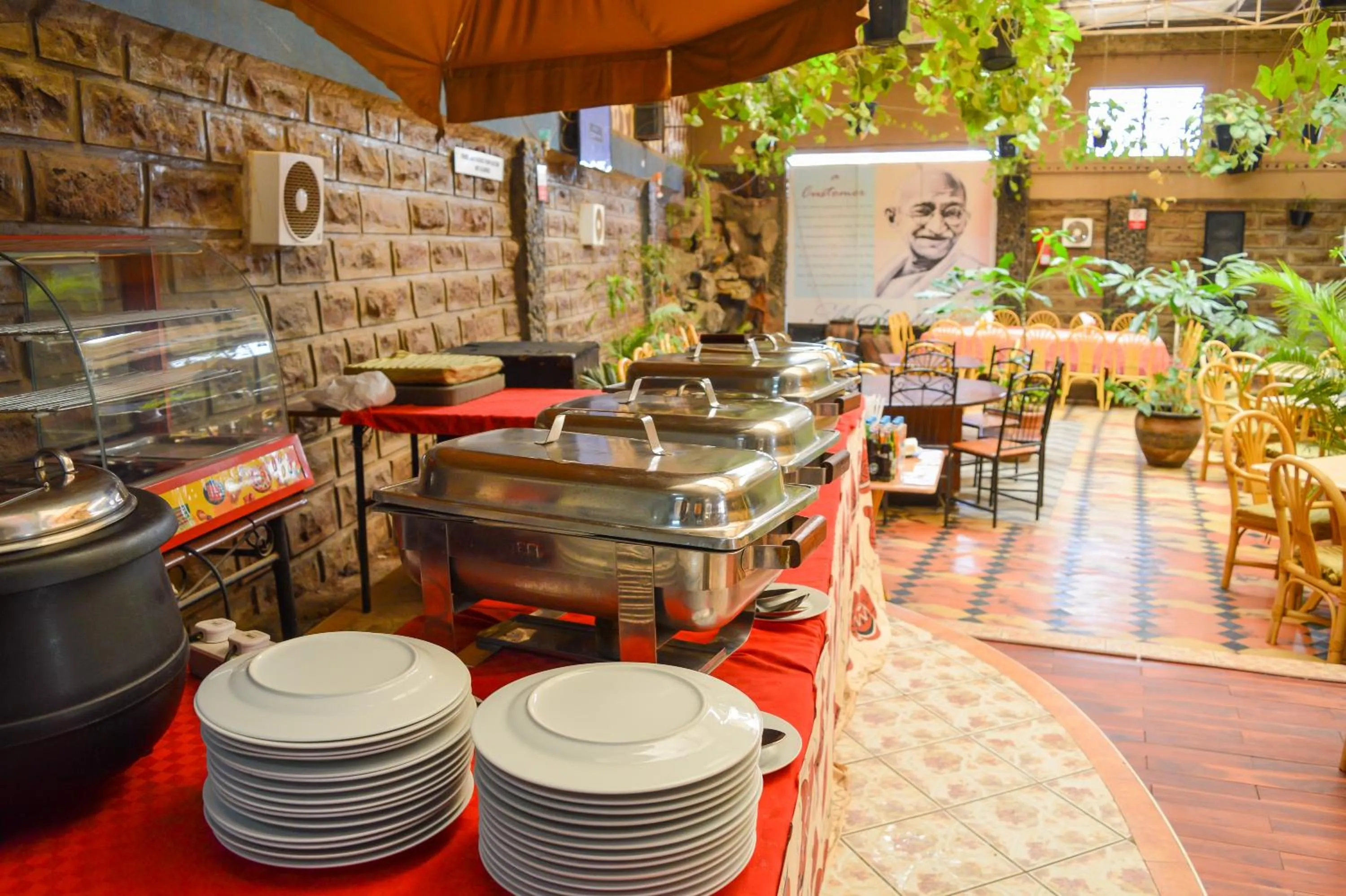 Restaurant/places to eat in Anthena Hotel