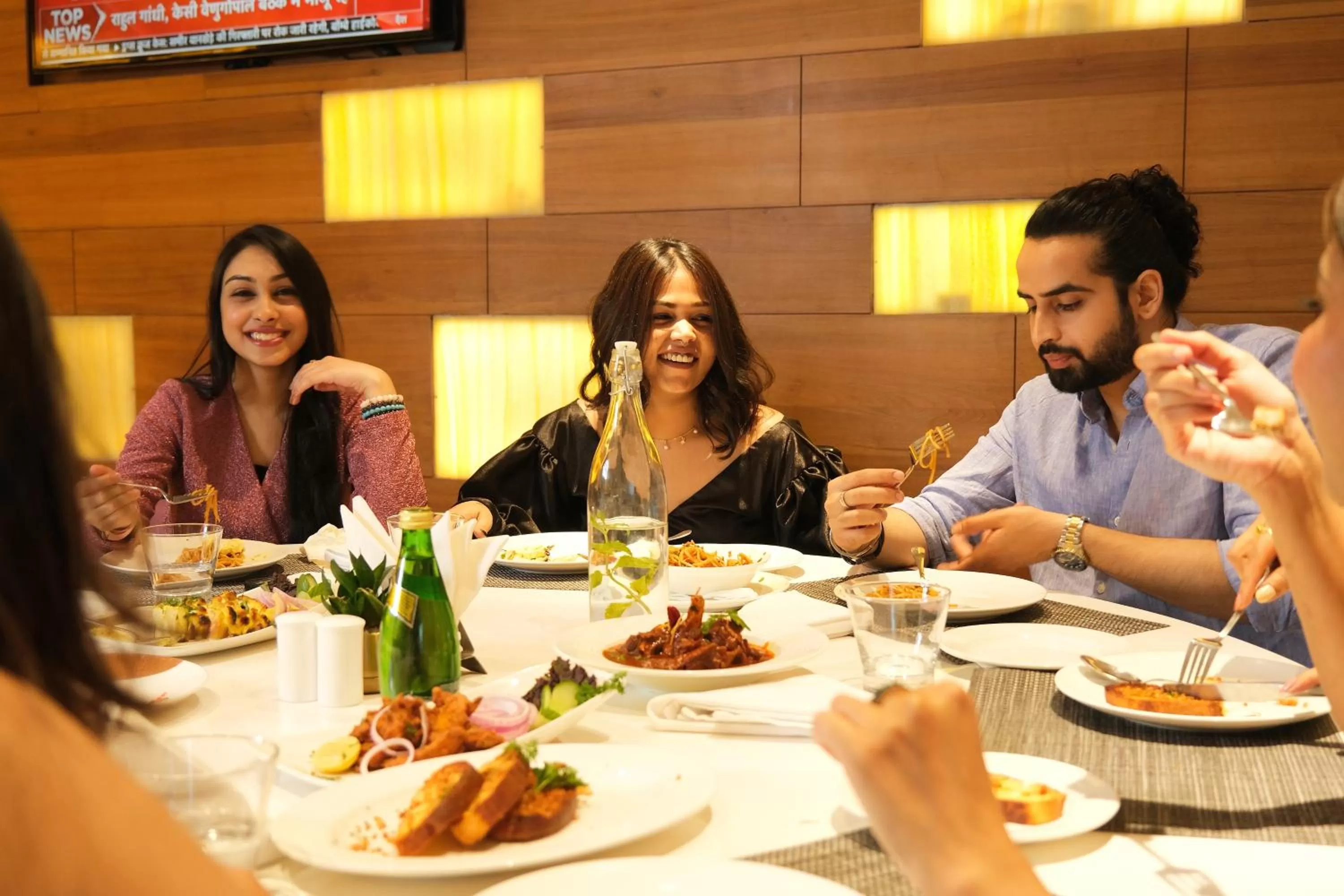 Restaurant/places to eat in Radisson Udaipur