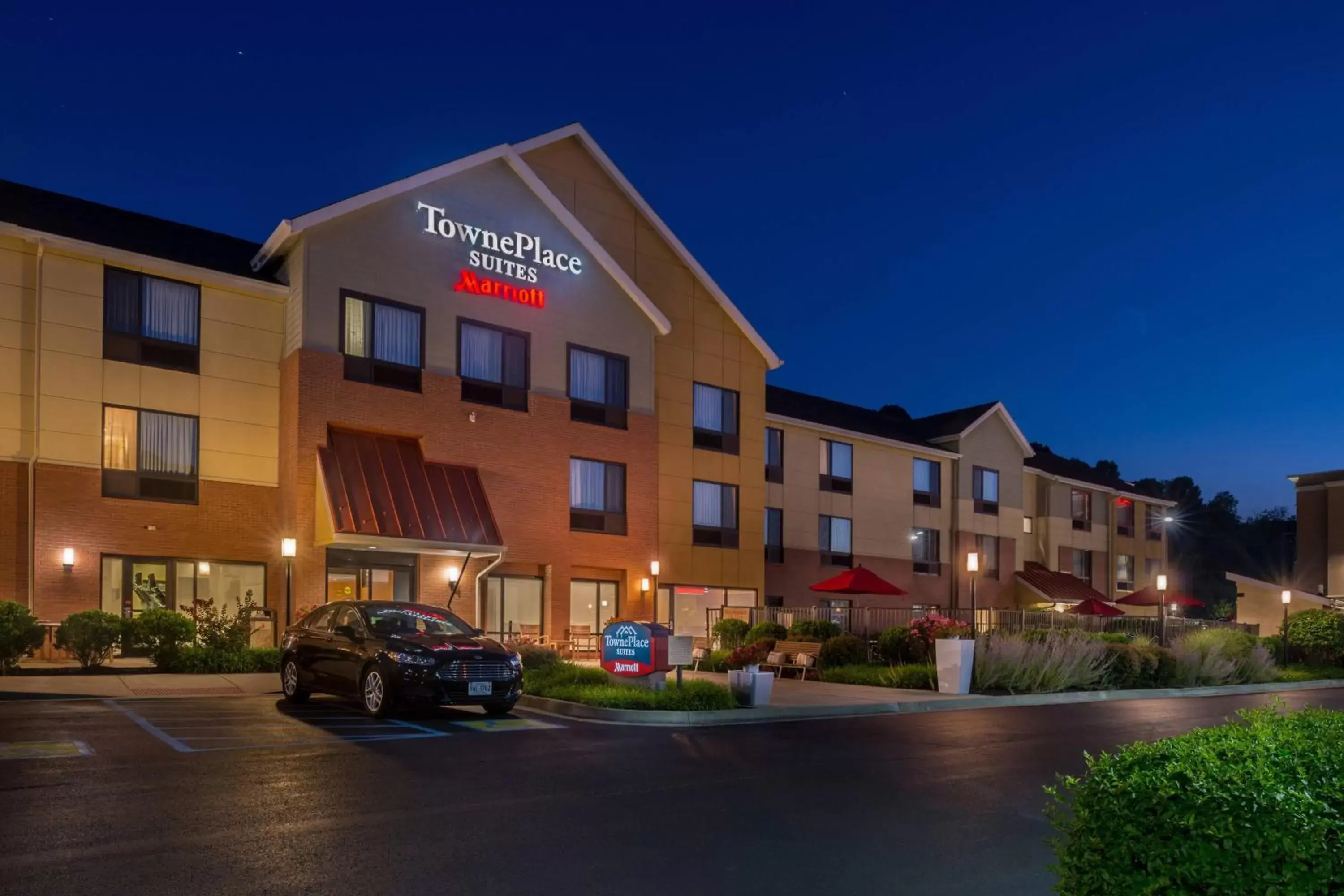Property Building in TownePlace Suites Huntington