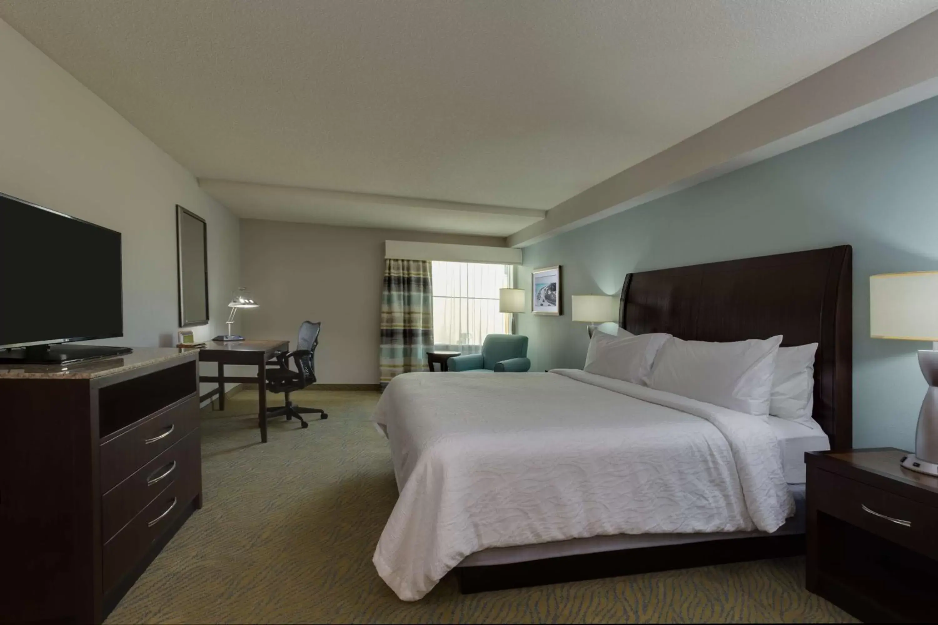Bed in Hilton Garden Inn Daytona Beach Oceanfront