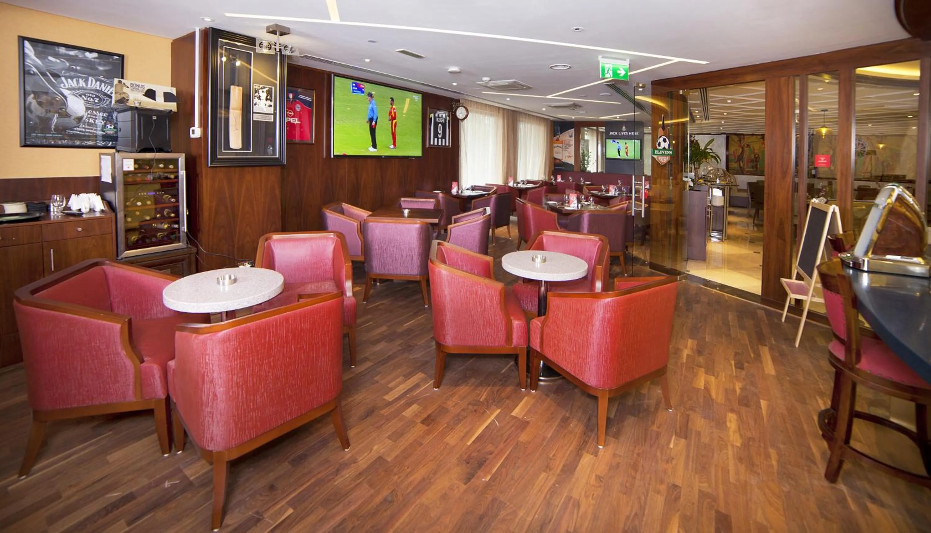 Lounge or bar in Raviz Center Point Hotel