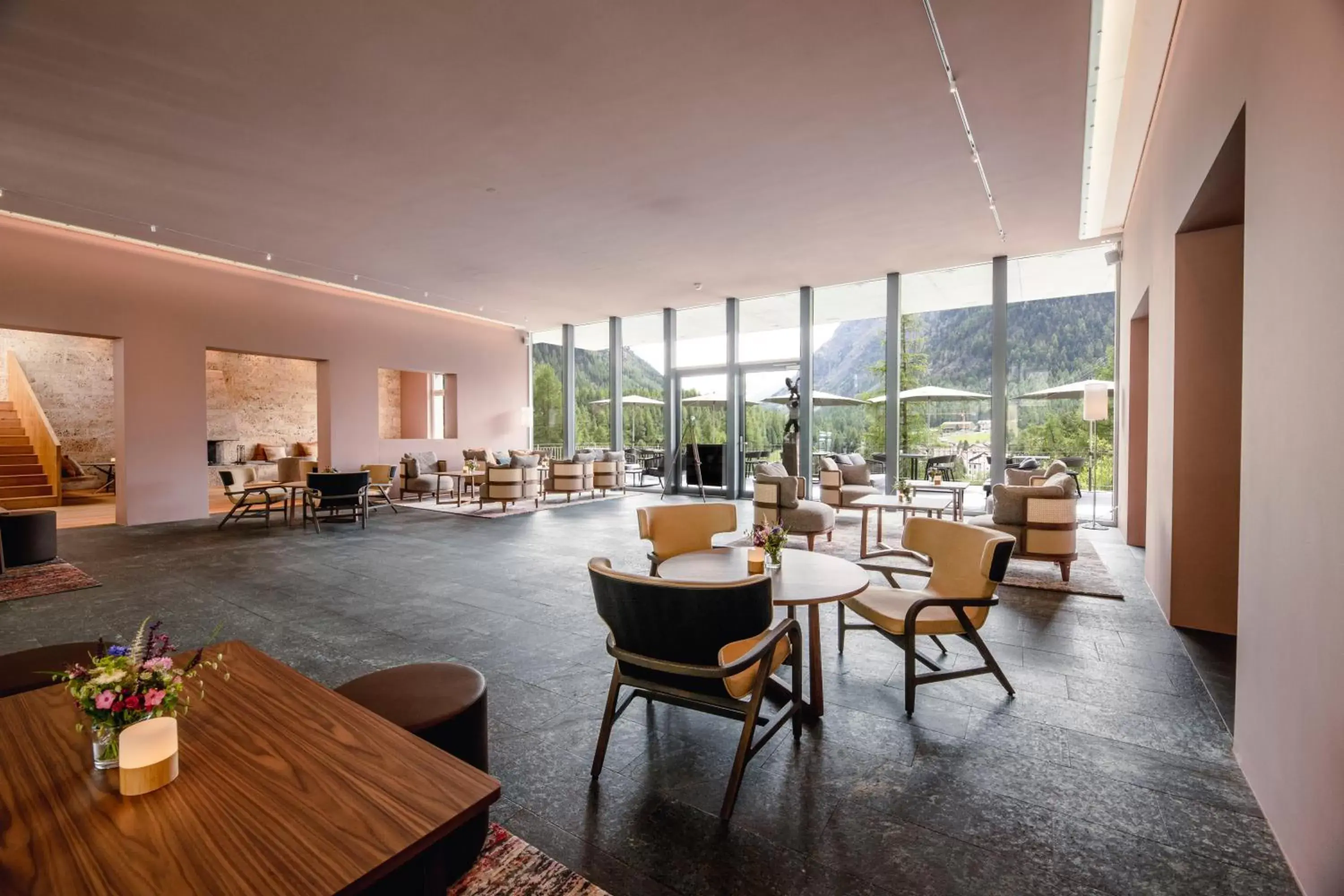 Lobby or reception, Restaurant/Places to Eat in Hotel Saratz Pontresina