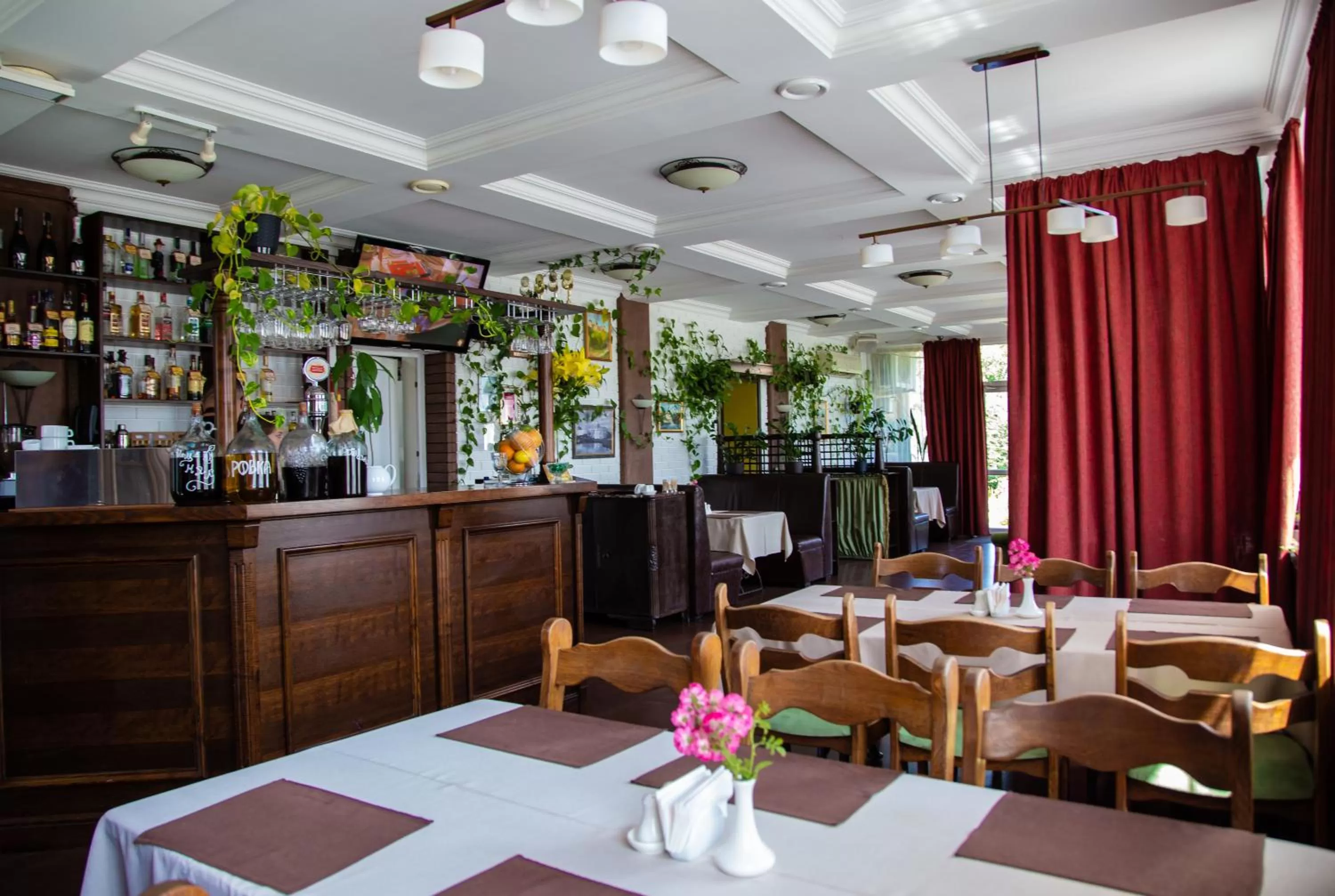 Restaurant/places to eat in Pivdenna Brama