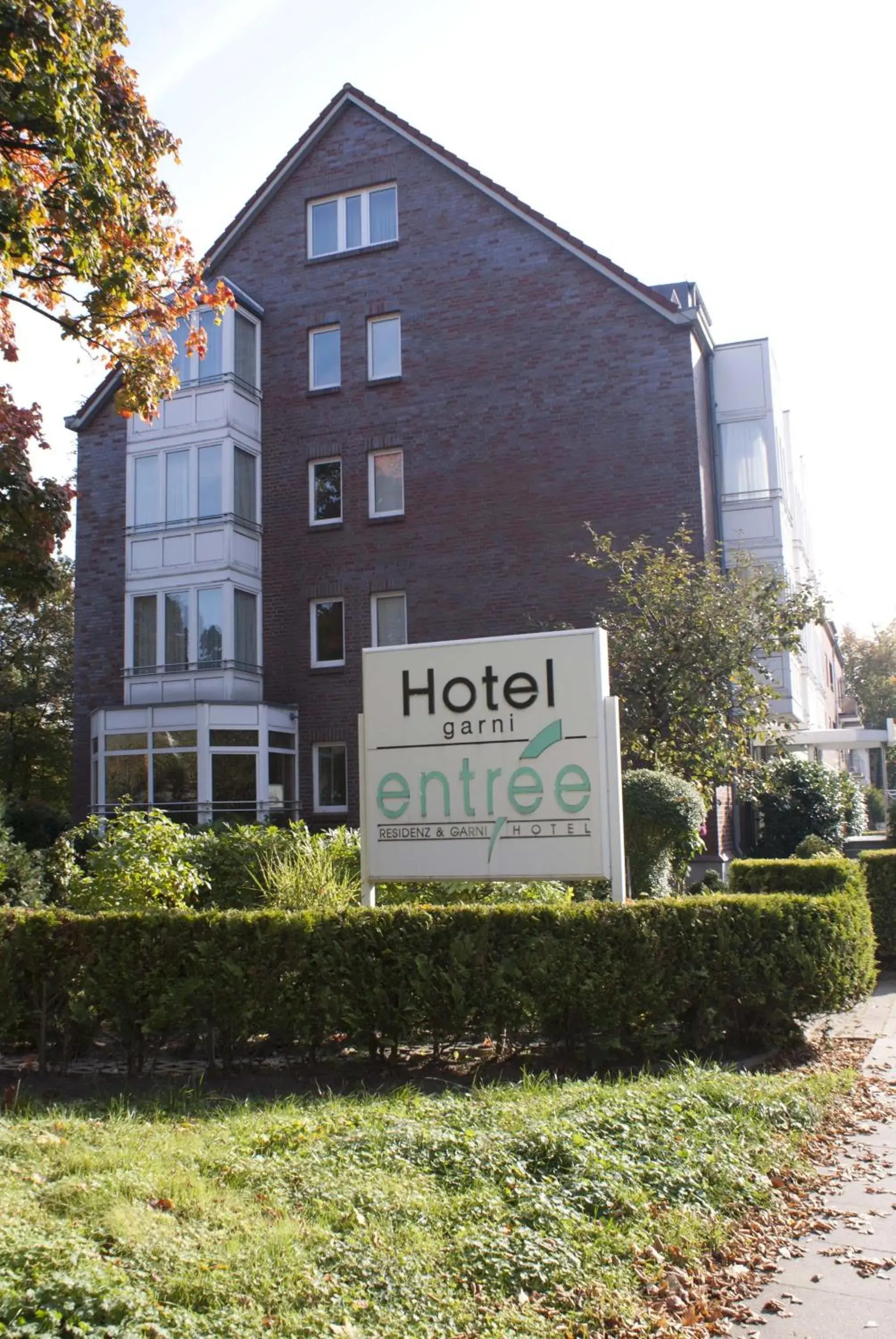 Facade/entrance in Entrée Groß Borstel Garni Hotel