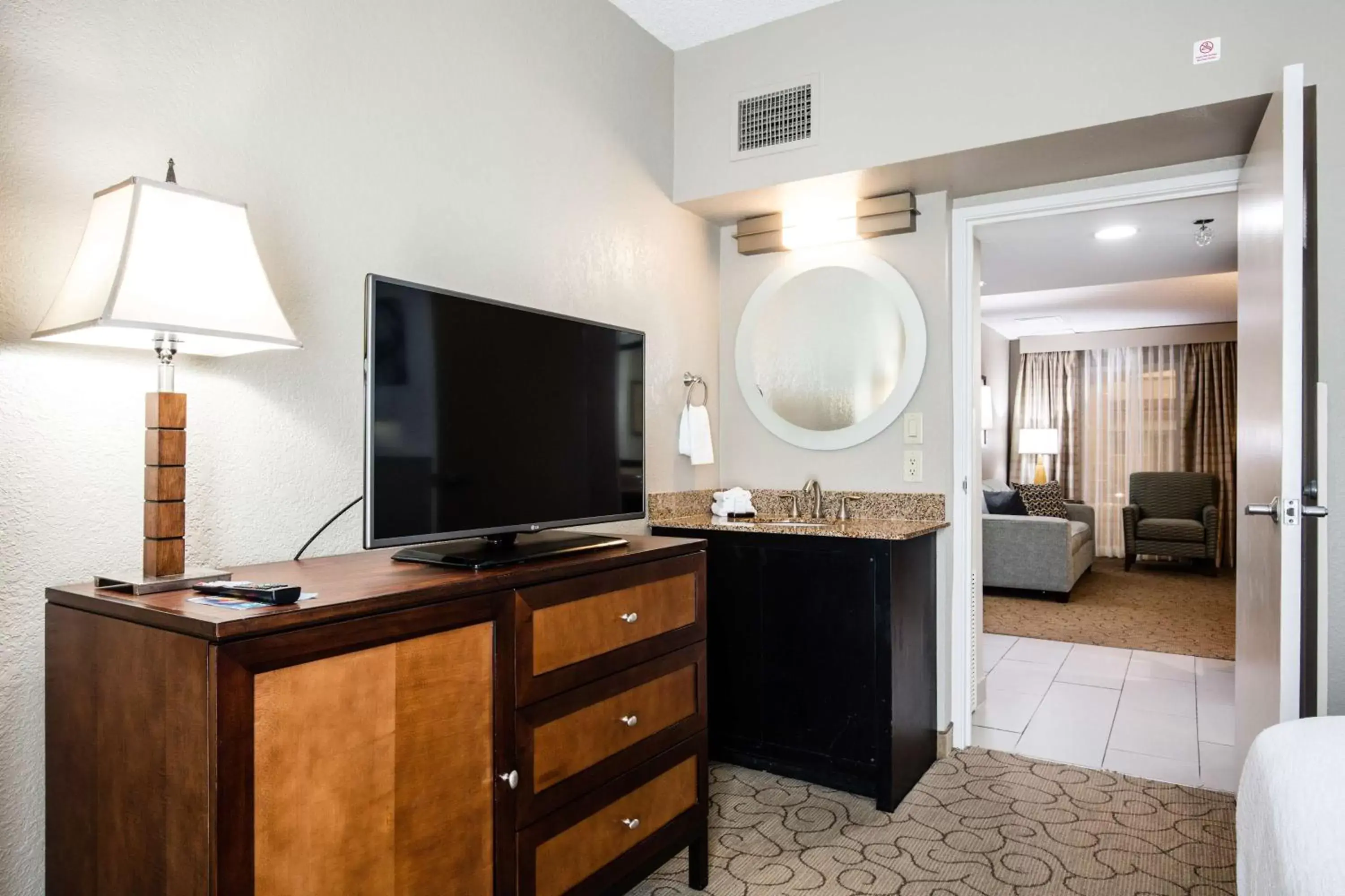 Bedroom, TV/Entertainment Center in Embassy Suites Memphis