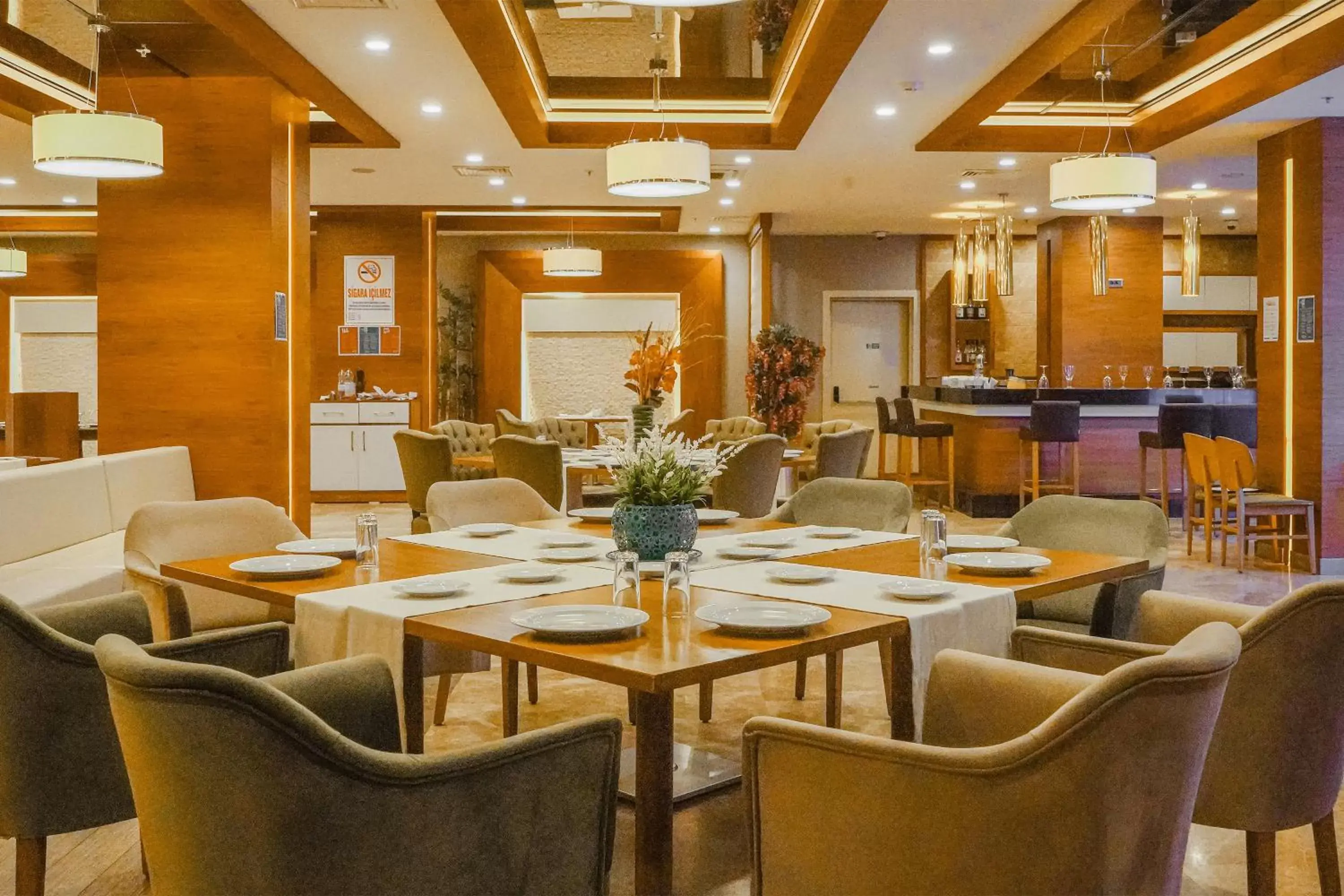 Restaurant/Places to Eat in Kahya Hotel Ankara