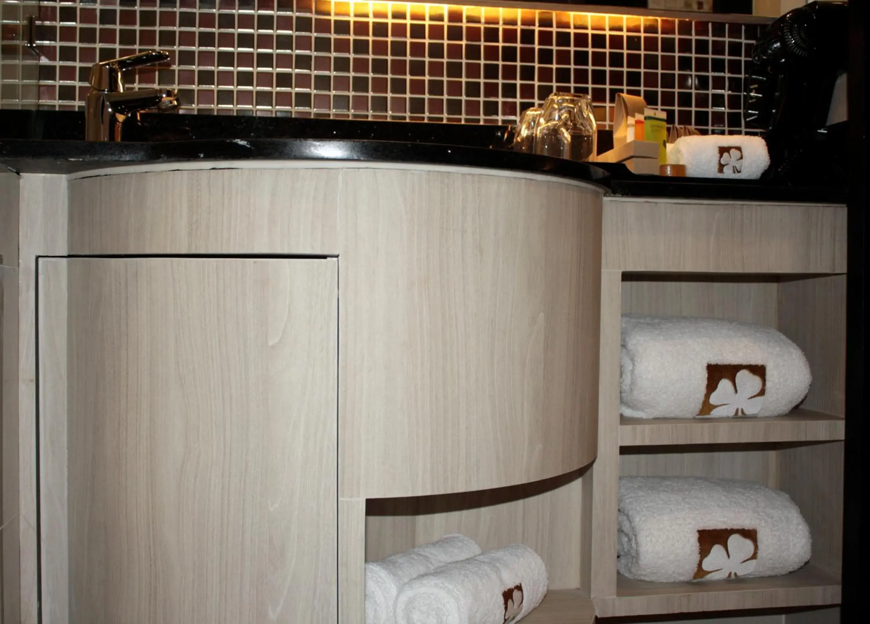 Bathroom, Kitchen/Kitchenette in Hotel Clover Asoke - SHA Extra Plus