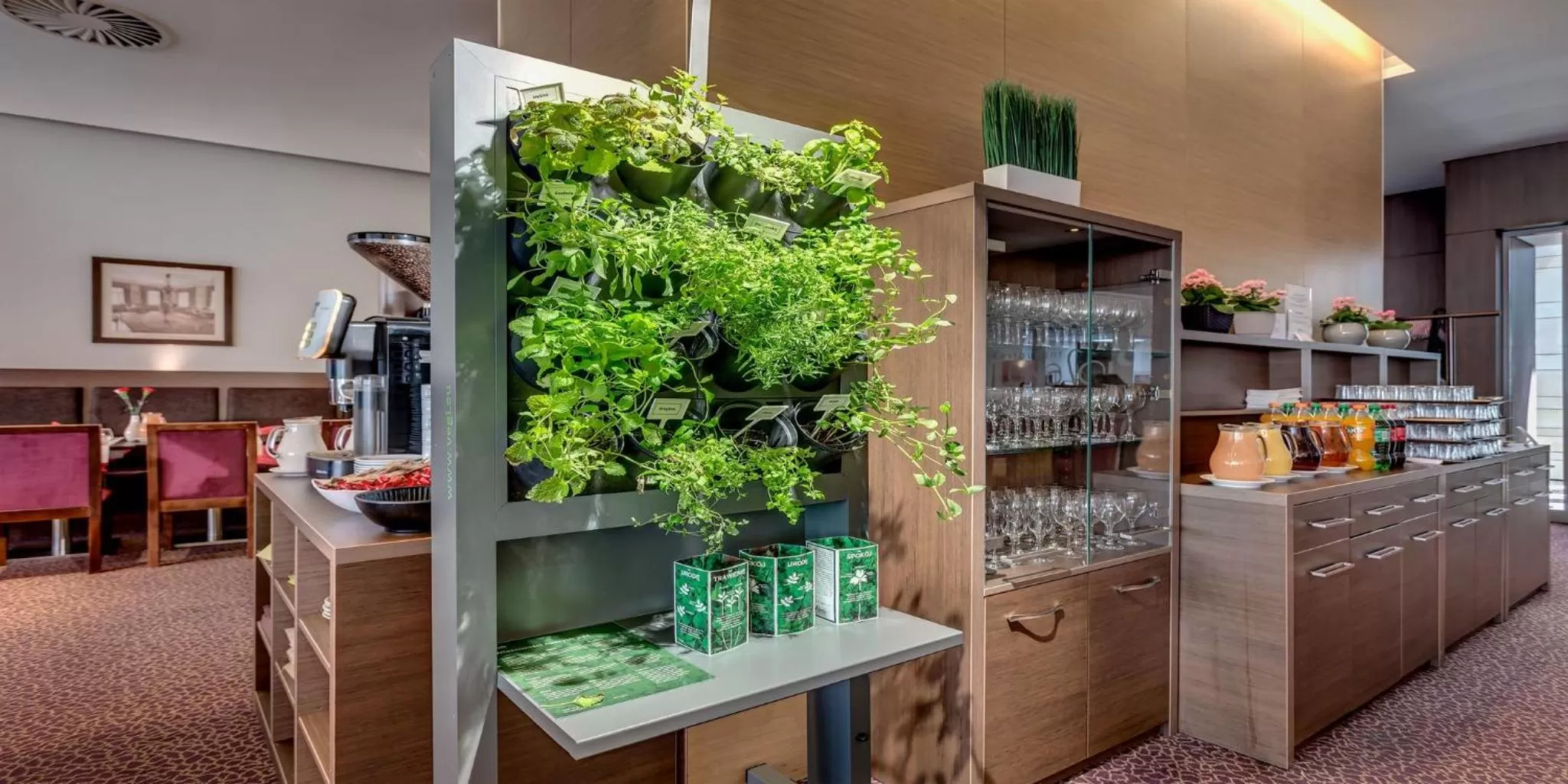 Restaurant/places to eat in Holiday Inn Resort Warsaw Józefów by IHG