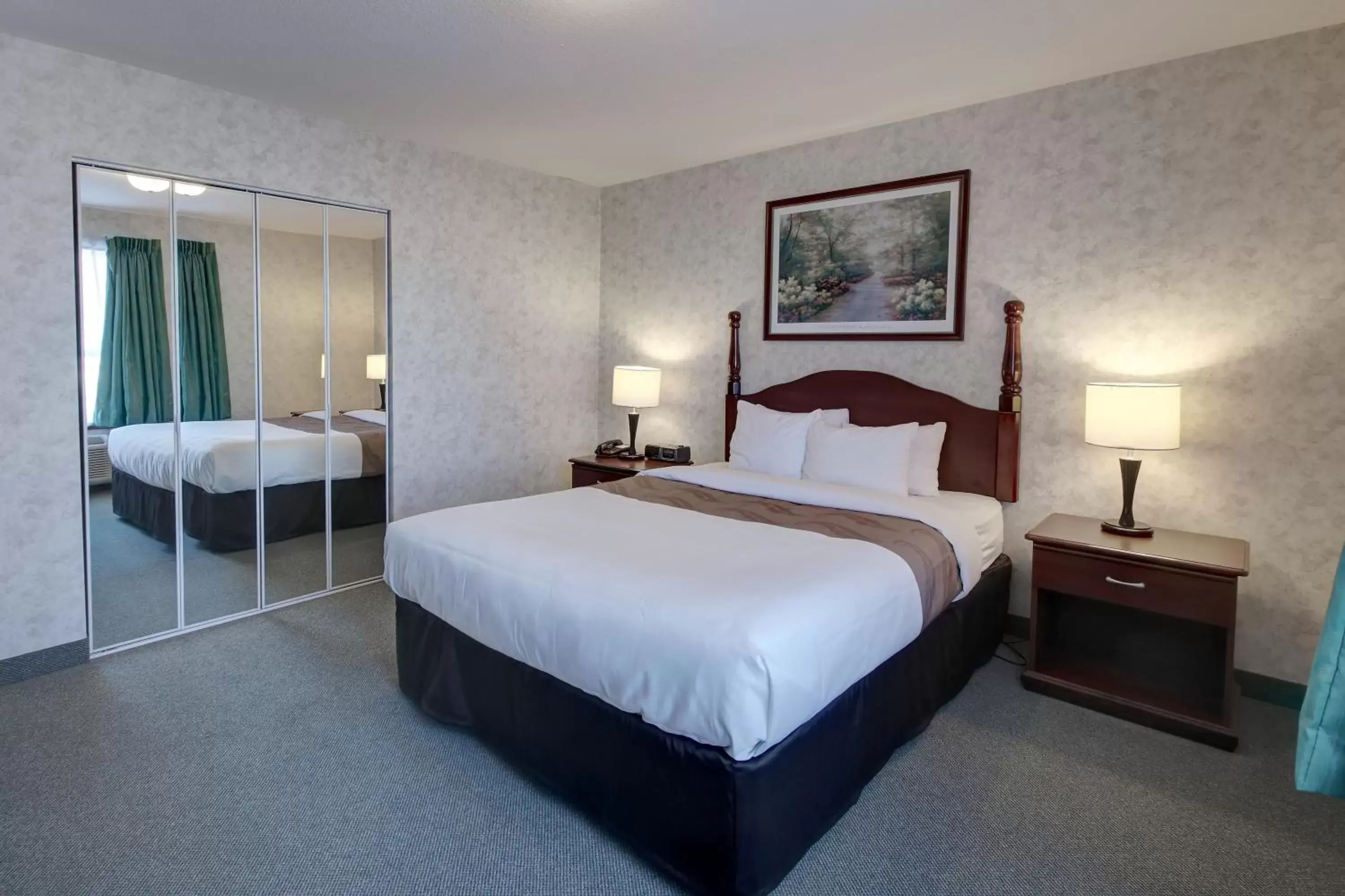 Bed in Ramada by Wyndham Nisku Edmonton Airport