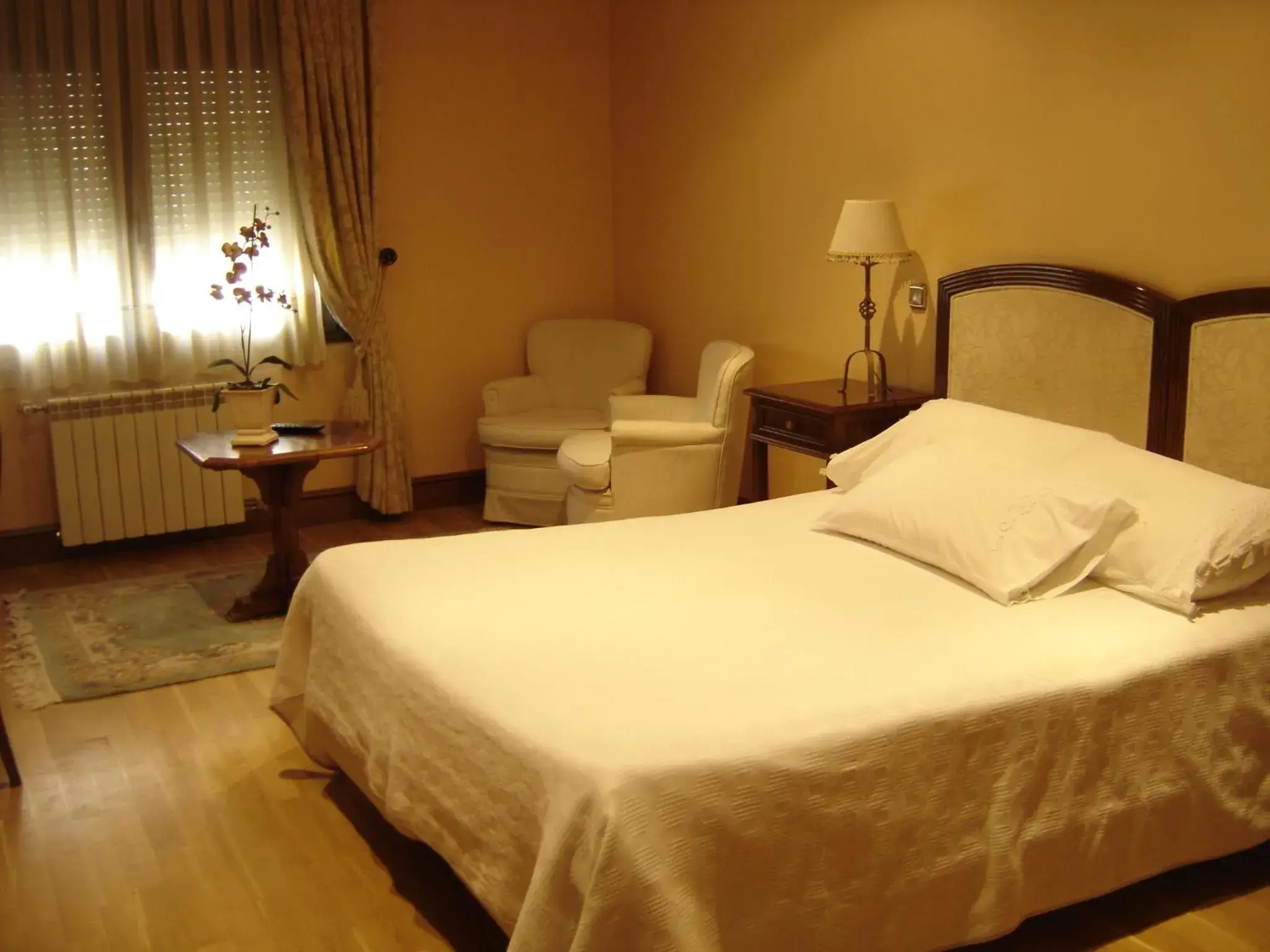 Photo of the whole room, Bed in Hotel Aranda