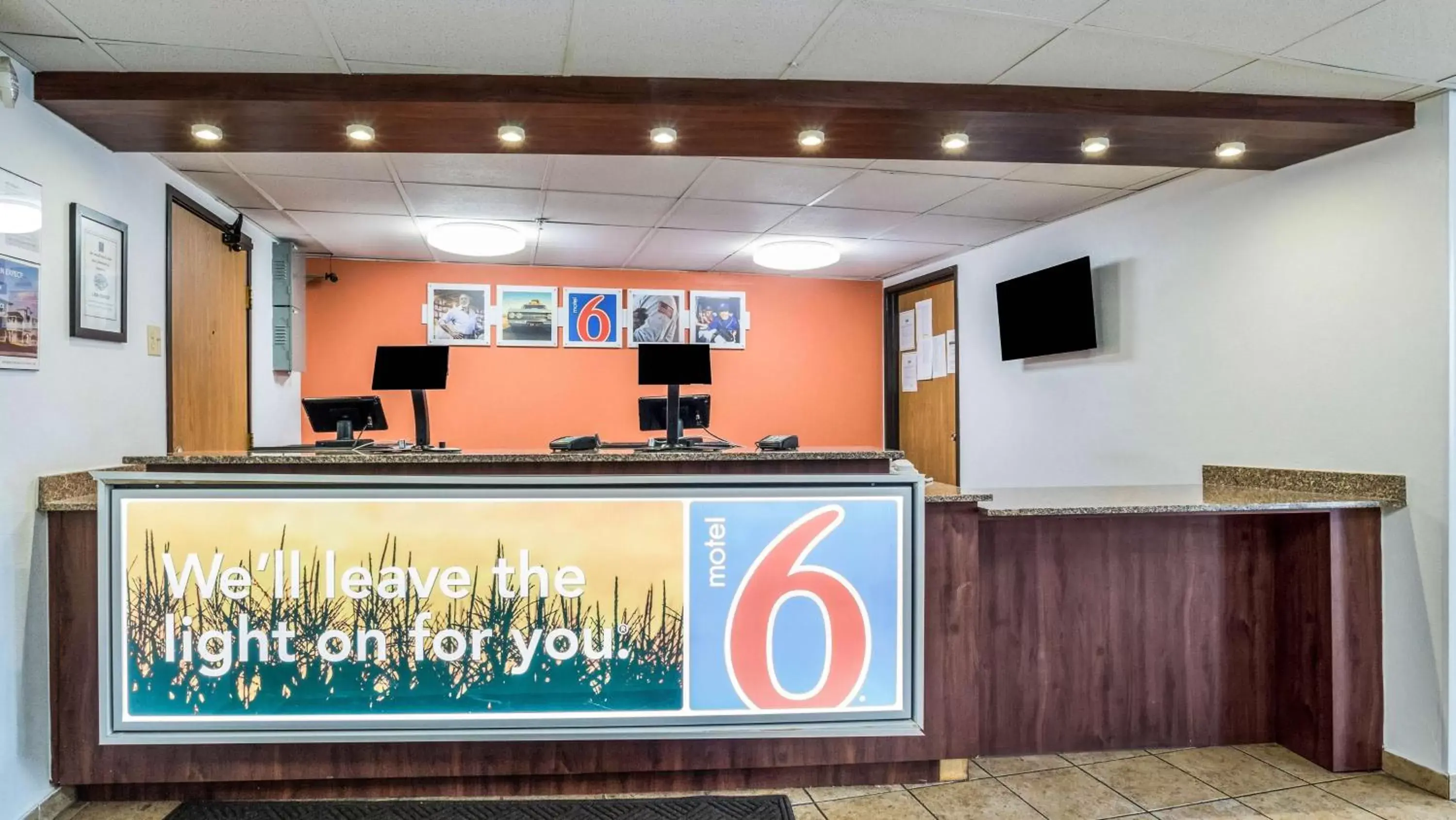 Lobby or reception in Motel 6-Elk Grove Village, IL