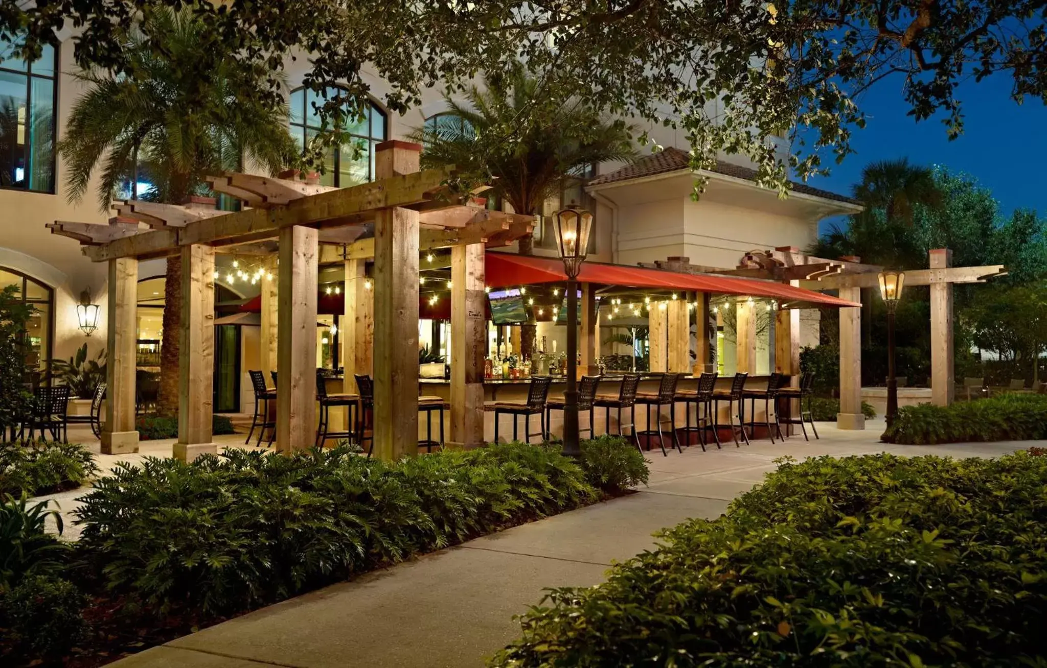 Restaurant/places to eat, Property Building in Omni Orlando Resort at Championsgate