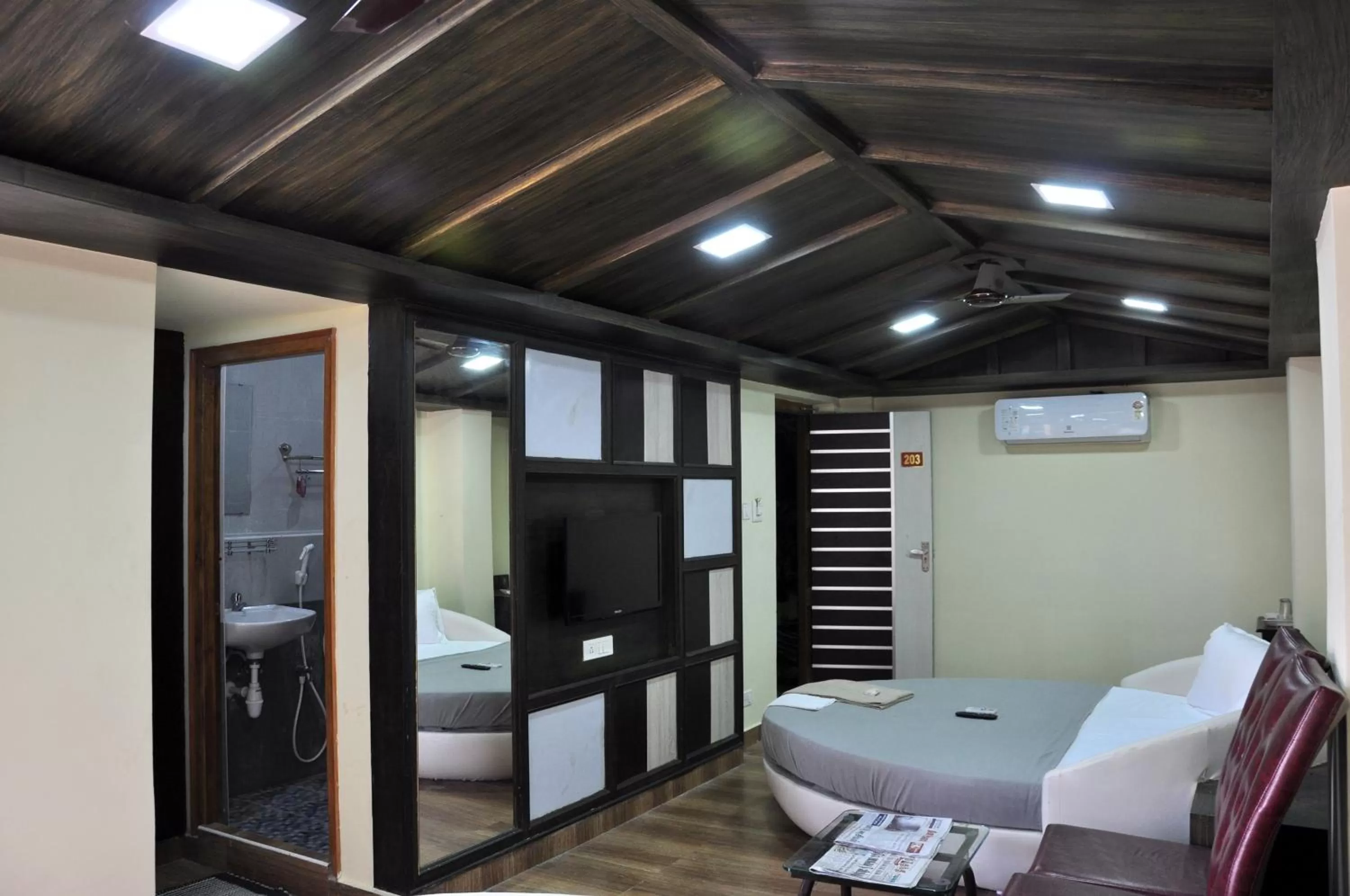 Bedroom, Bed in Hotel Anandhiram Heritage