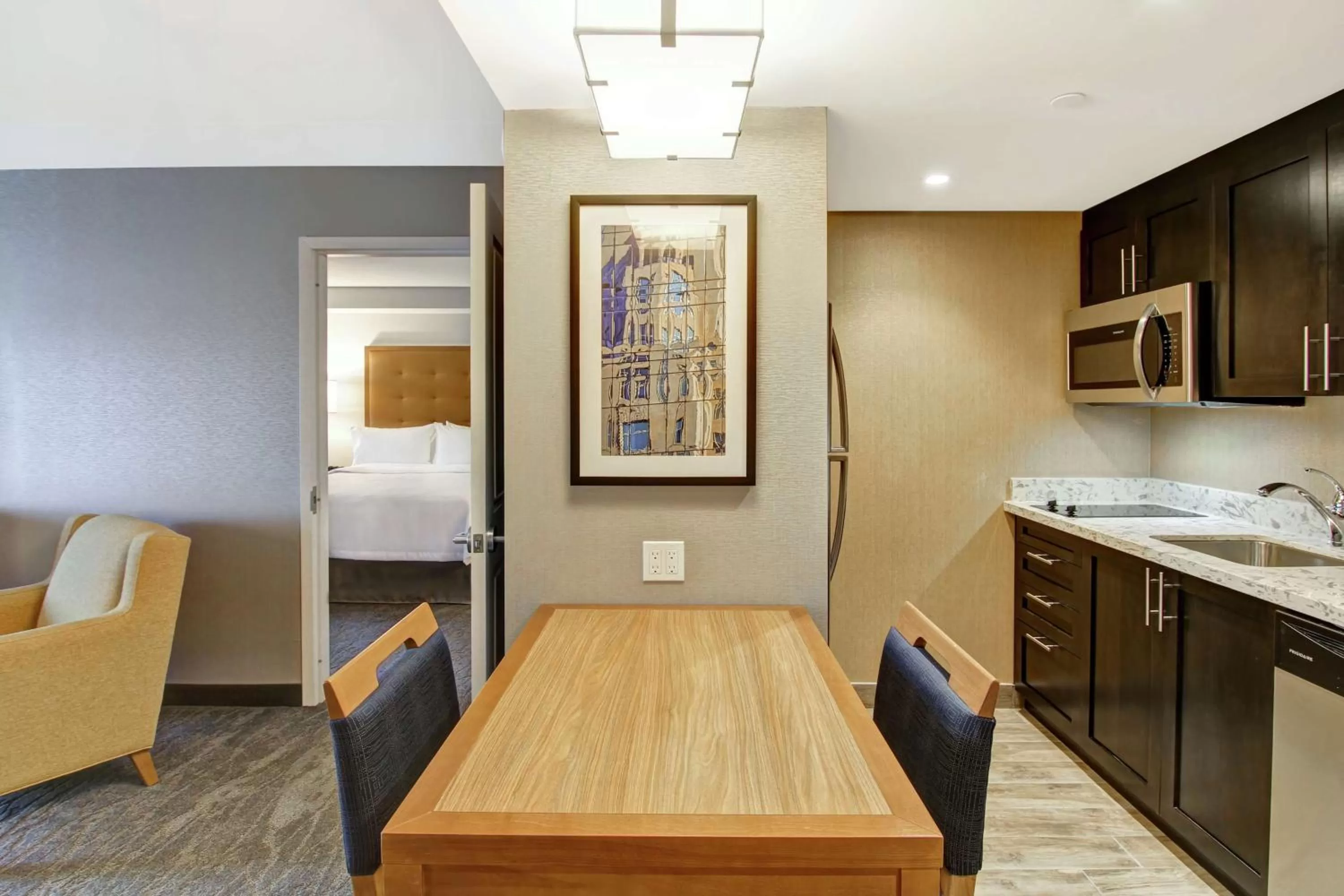 Kitchen or kitchenette, Bed in Homewood Suites By Hilton Ottawa Kanata