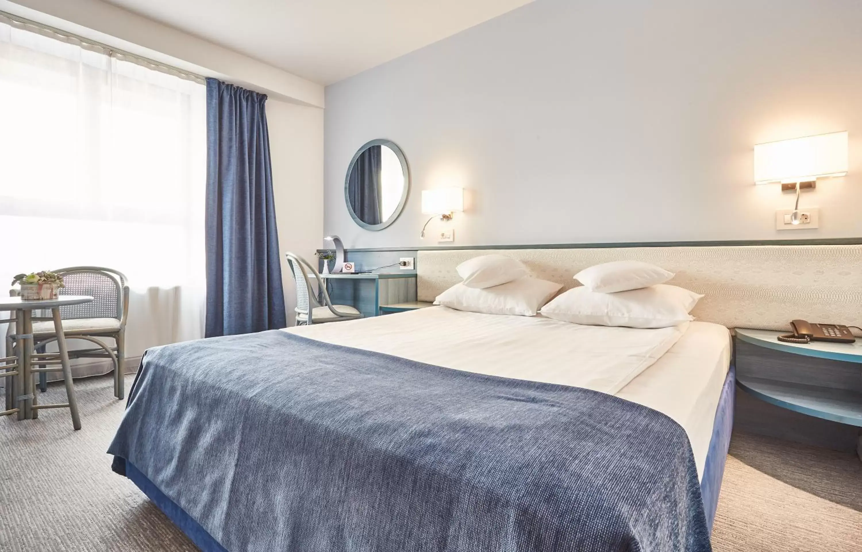 Bed in Continental Forum Tirgu Mures Bed in Continental Forum Tirgu Mures