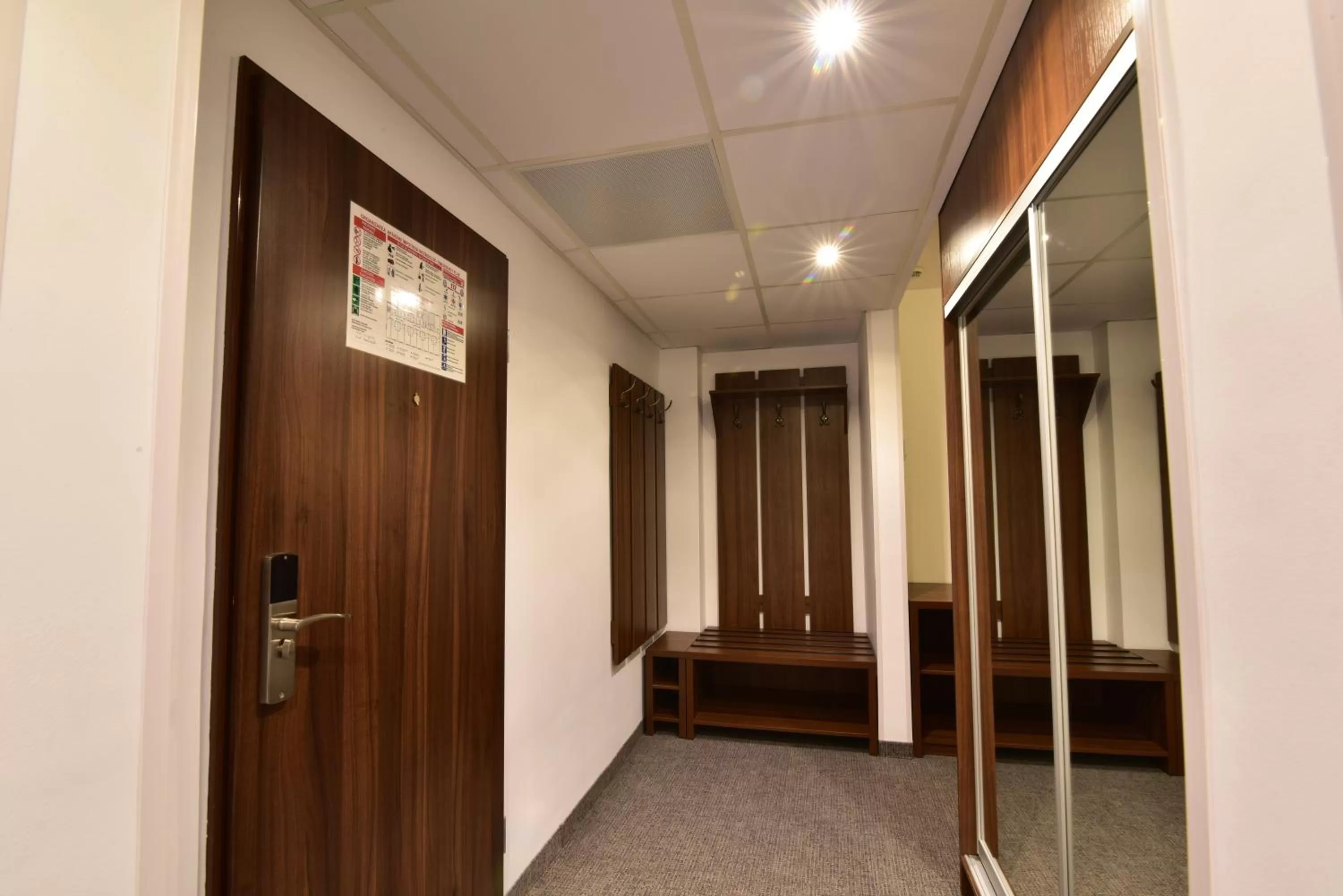 wardrobe in Hotel Forum