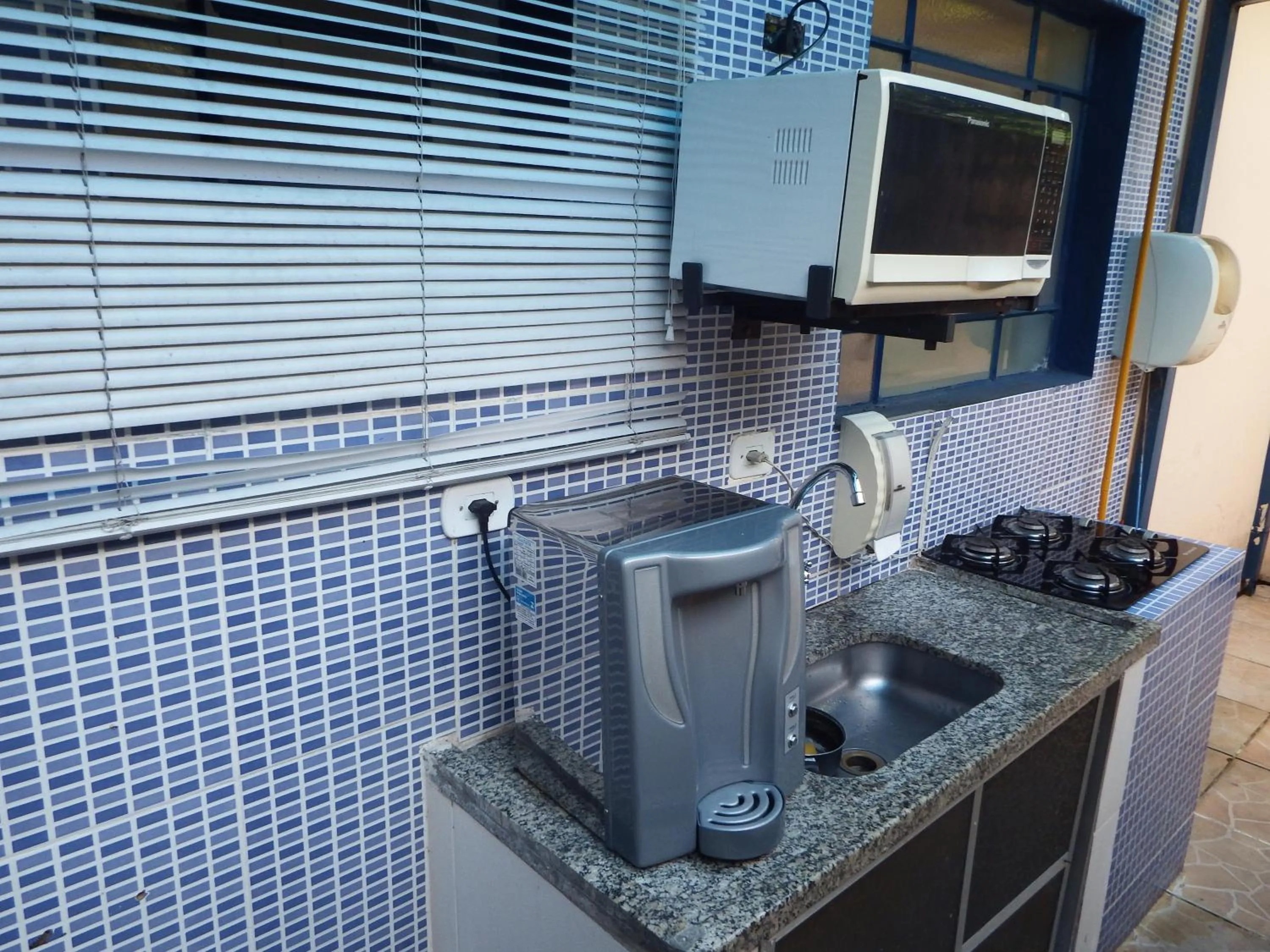 Communal kitchen in Hotel Litoral Norte