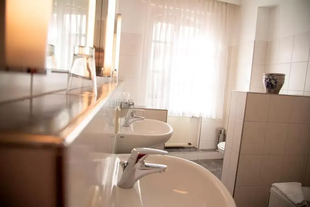 Toilet, Bathroom in Hotel Zum Goldenen Stern