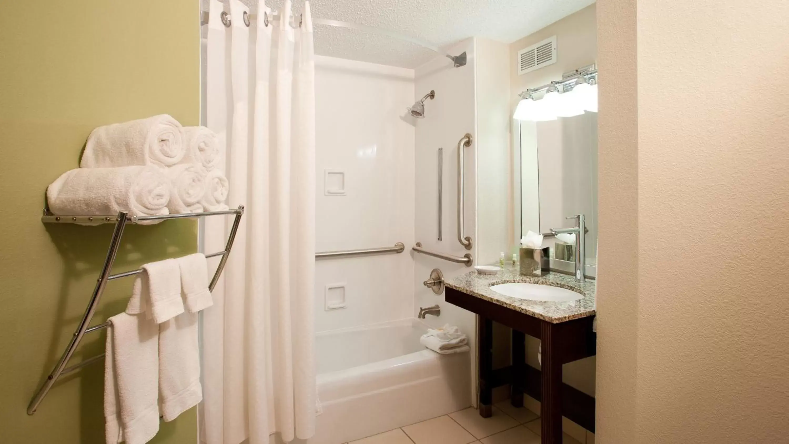 Bathroom in 17 West Hotel, Ascend Hotel Collection