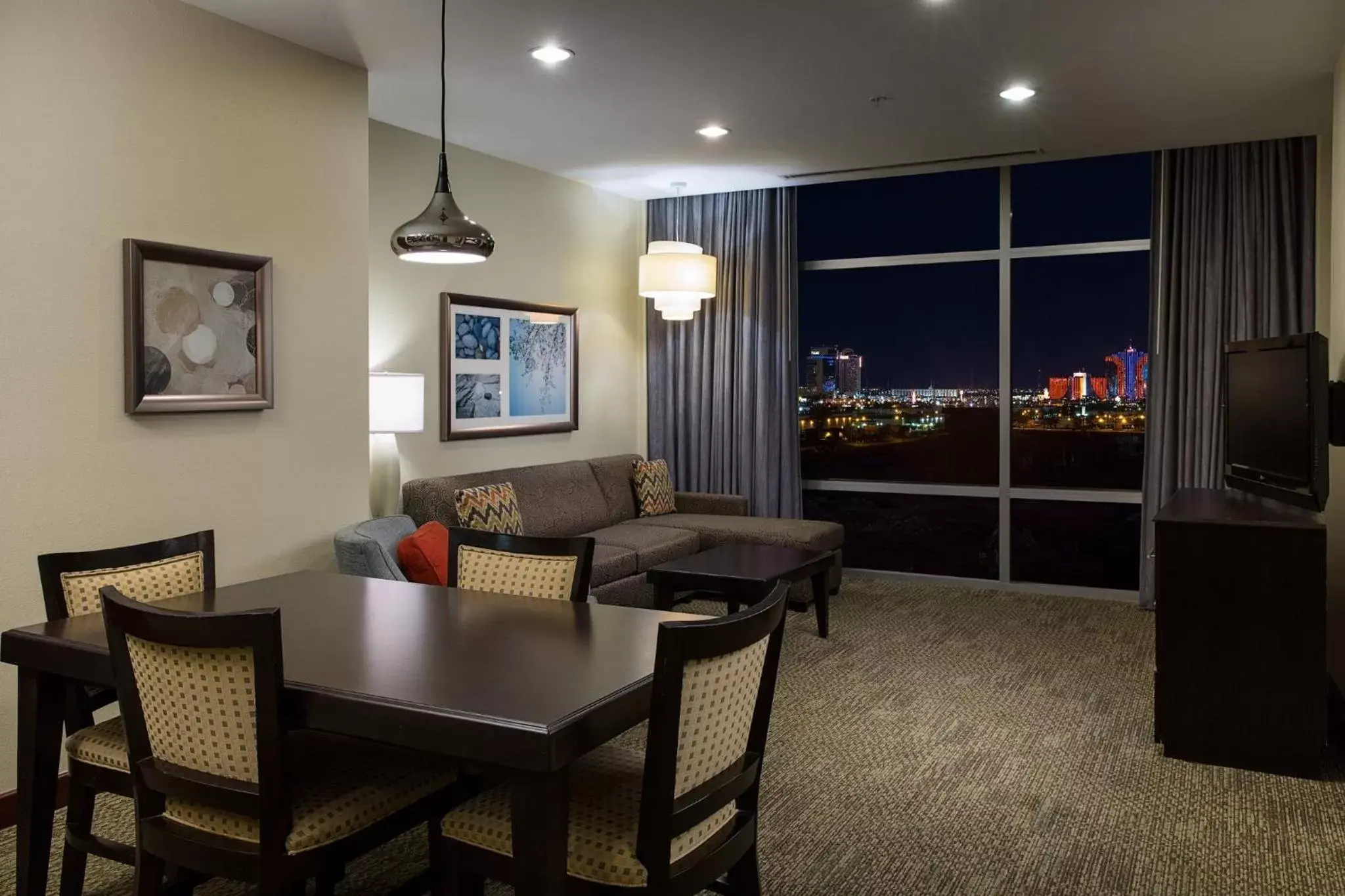 Photo of the whole room, Seating Area in Staybridge Suites Las Vegas - Stadium District