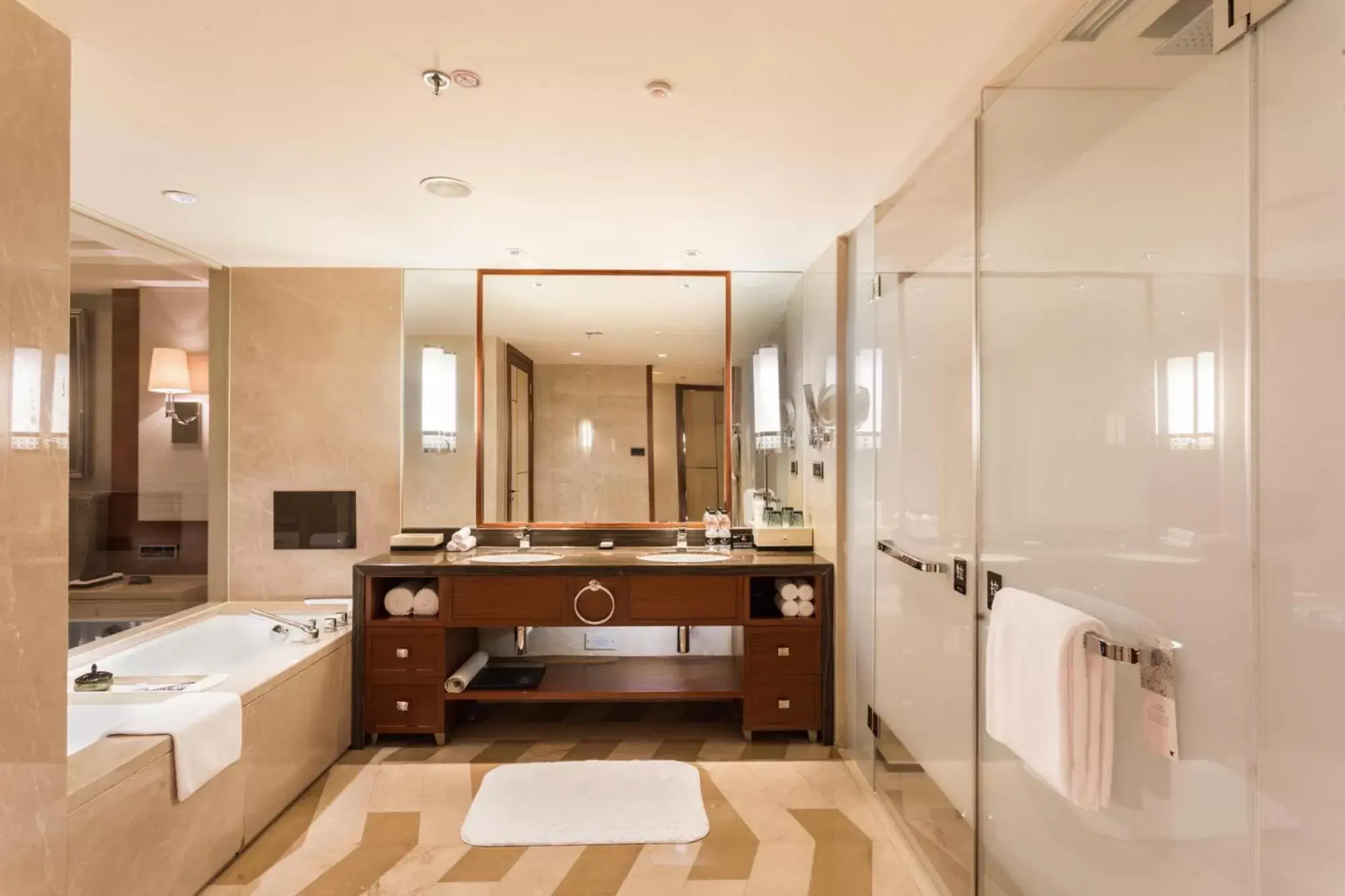 Bathroom in JW Marriott Hotel Zhengzhou