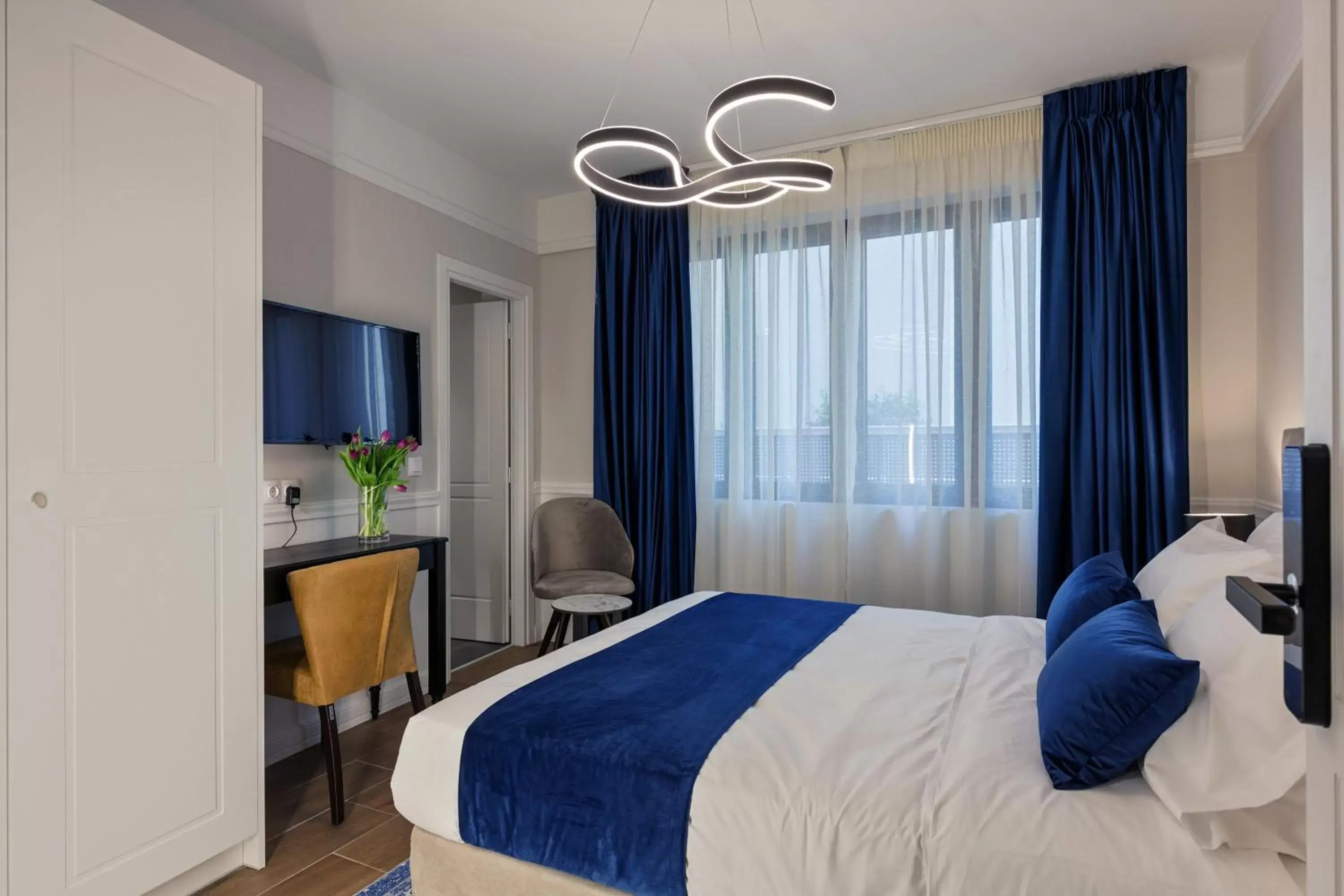 TV and multimedia, Bed in Classic Hotel by Athens Prime Hotels