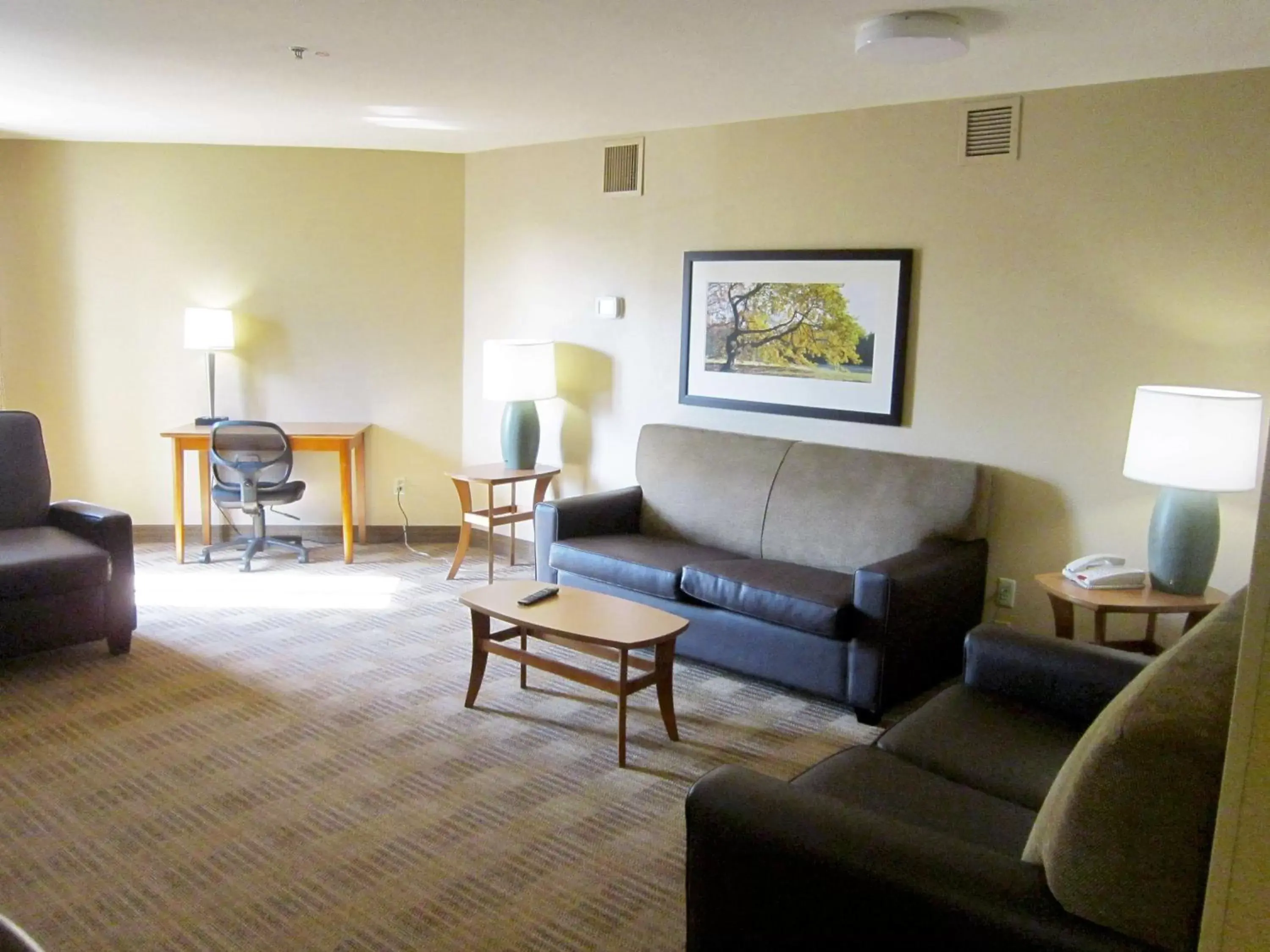 Bedroom, Seating Area in Extended Stay America Suites - Columbia - Columbia Corporate Park