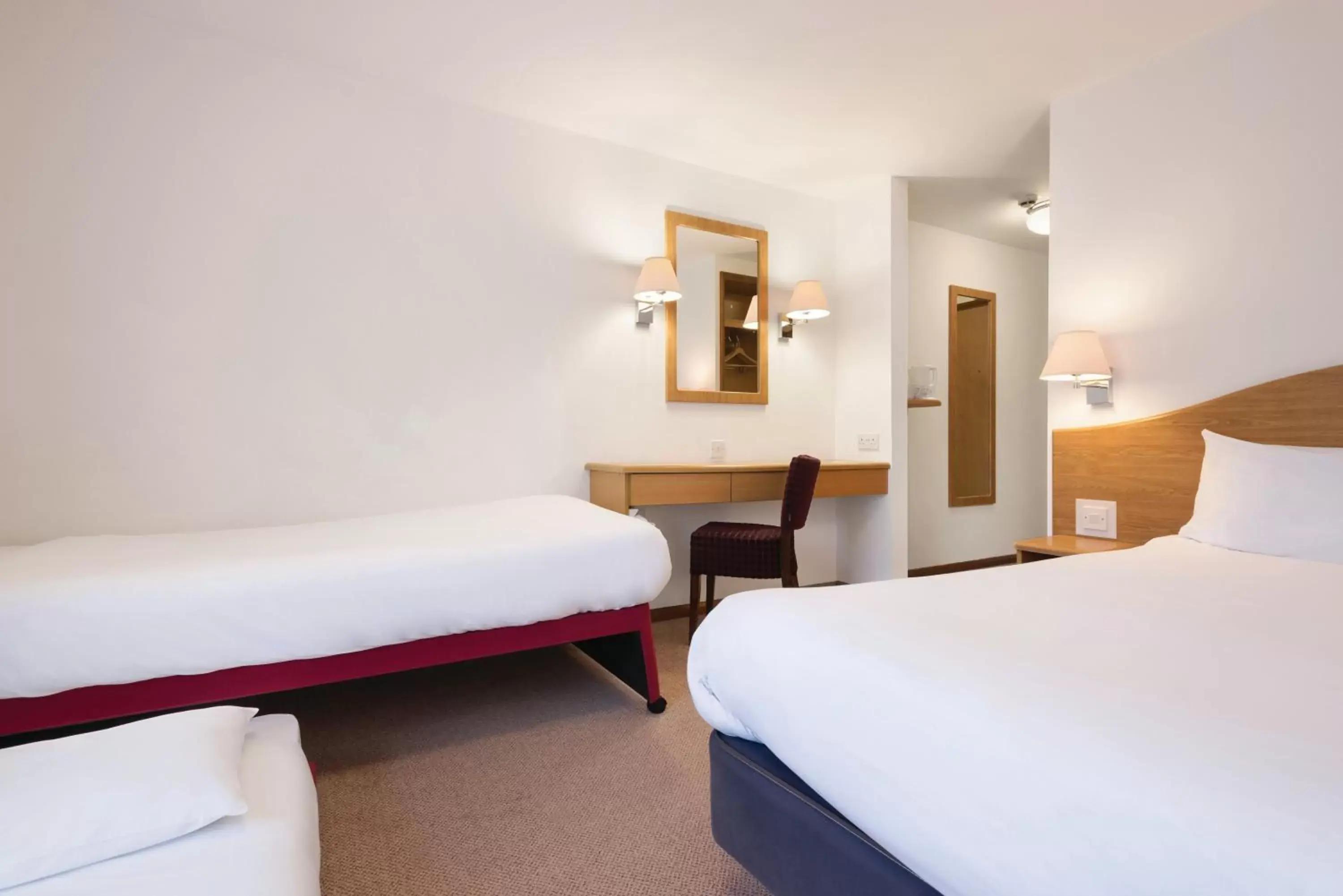 Photo of the whole room, Bed in Days Inn by Wyndham Telford Ironbridge