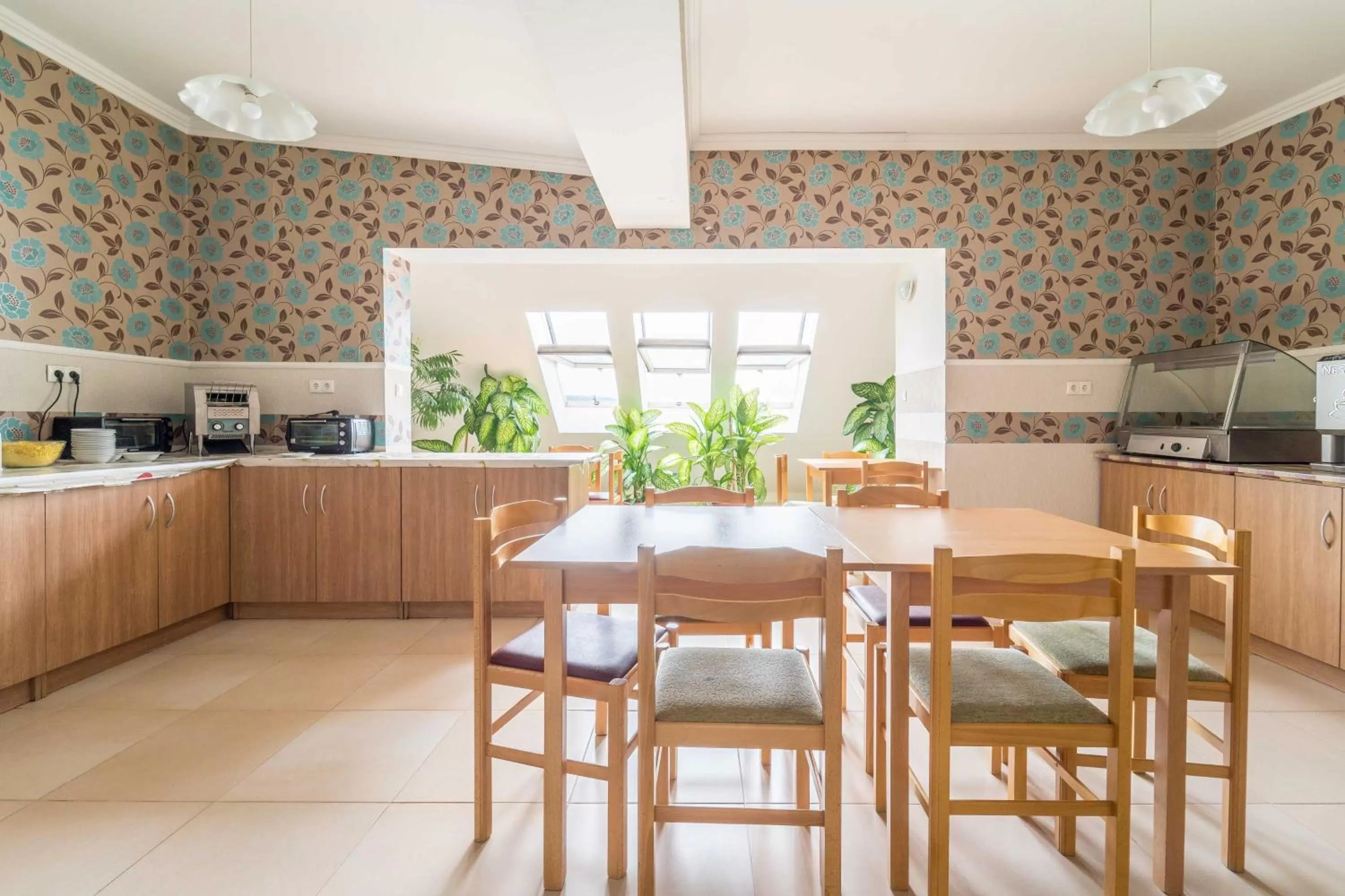 Restaurant/places to eat in Silver Hotel Budapest City Center