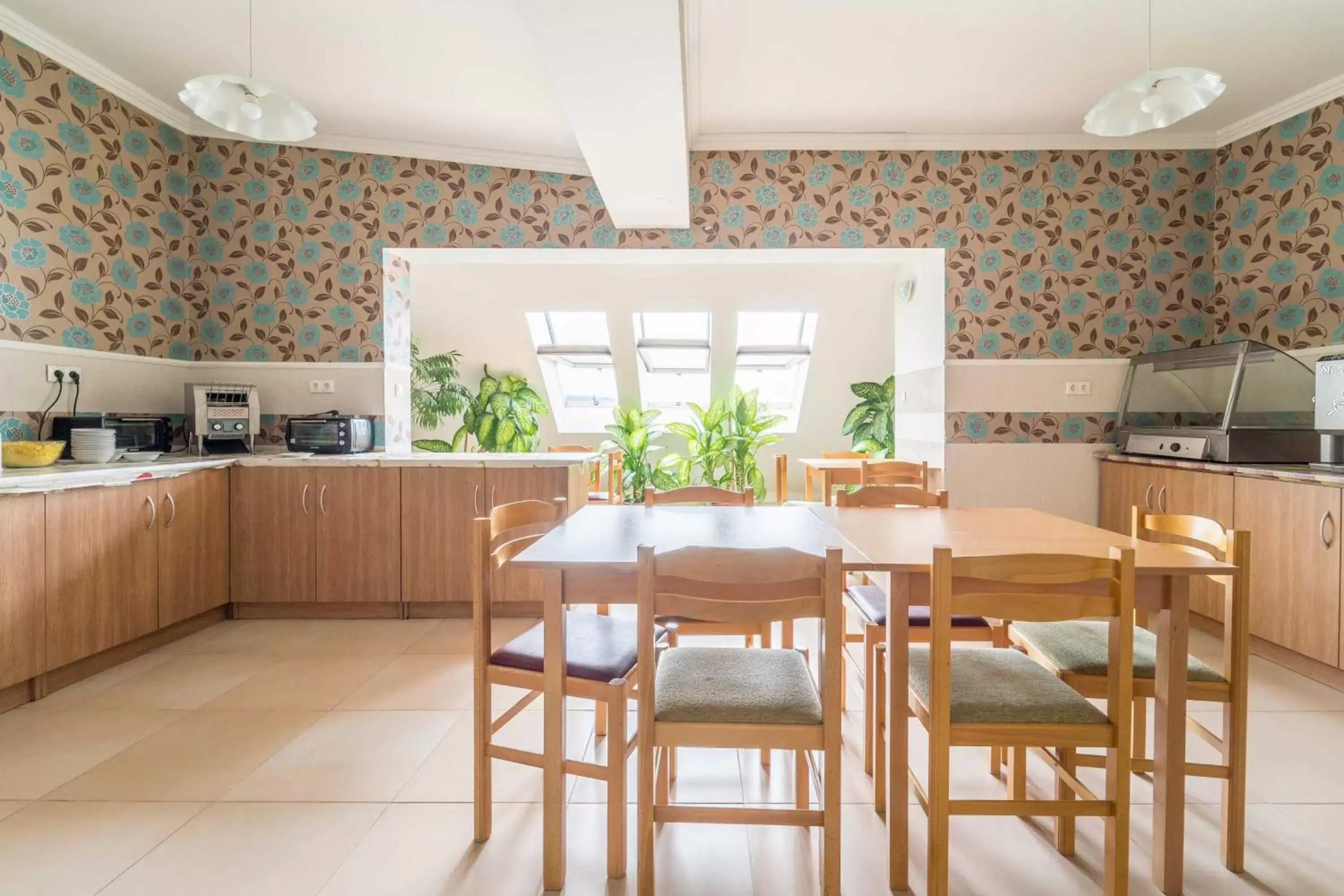 Restaurant/places to eat in Silver Hotel Budapest City Center Restaurant/places to eat in Silver Hotel Budapest City Center