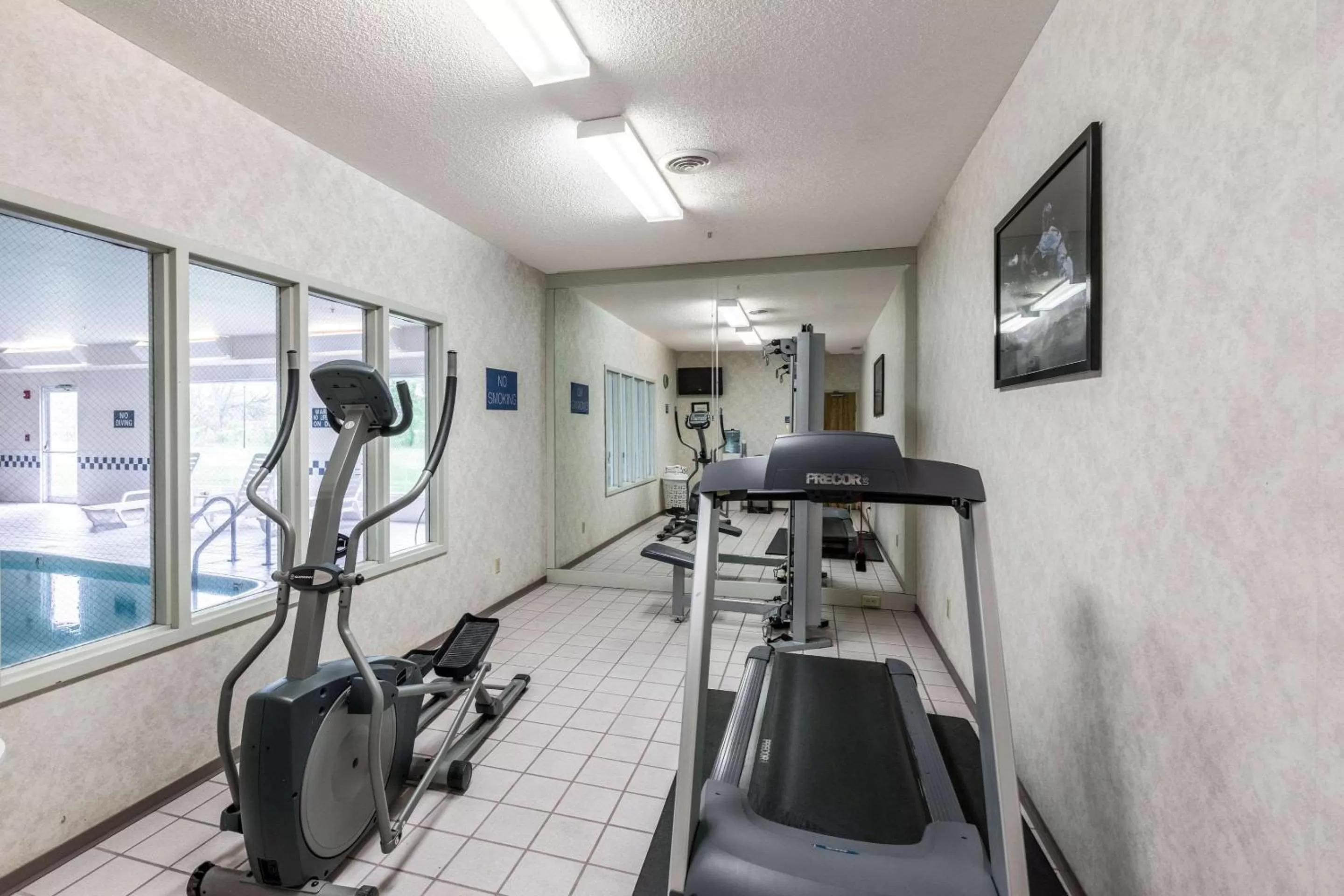 Fitness centre/facilities in Quality Inn