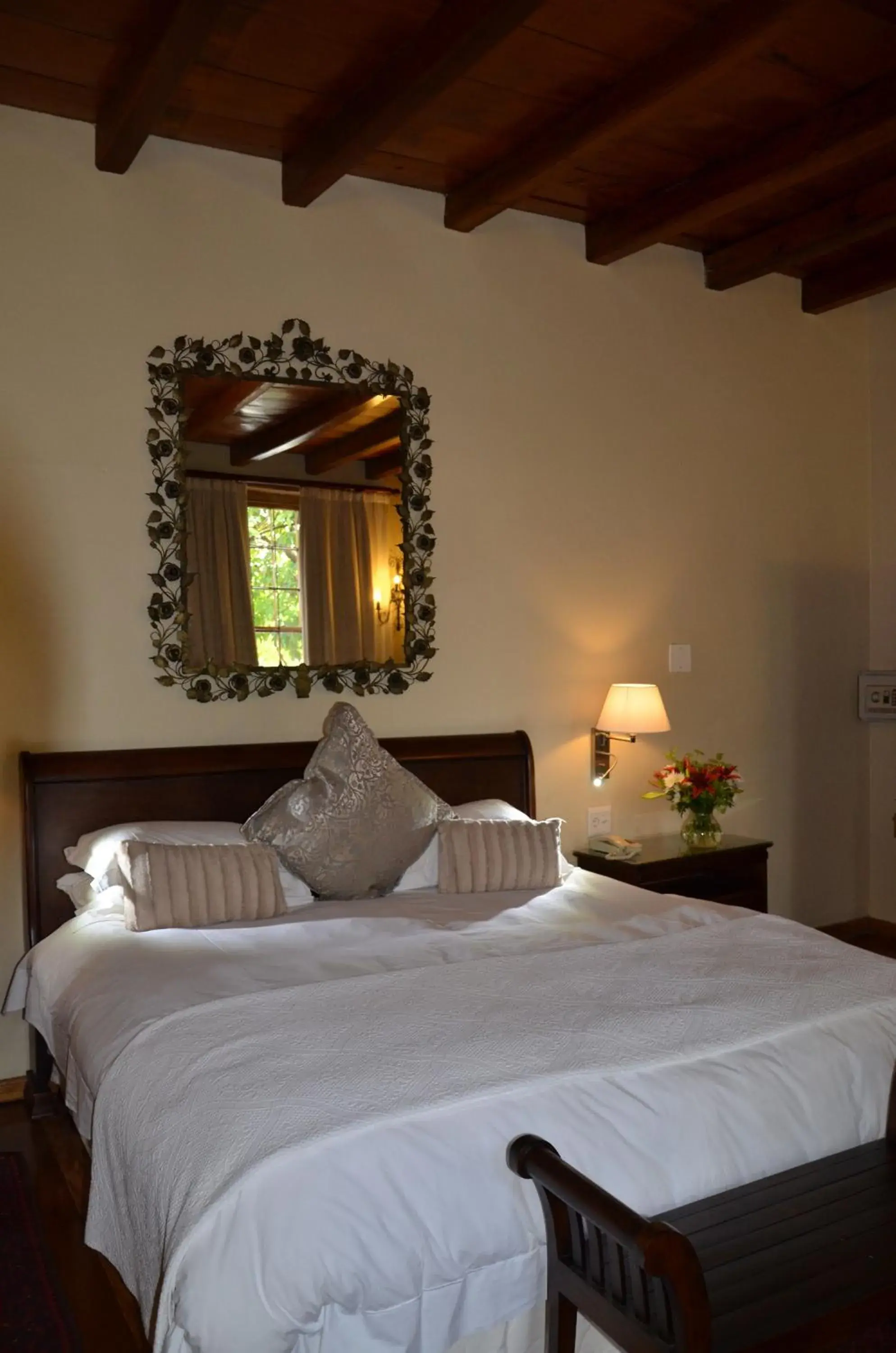 Photo of the whole room, Bed in Lemoenkloof Guesthouse
