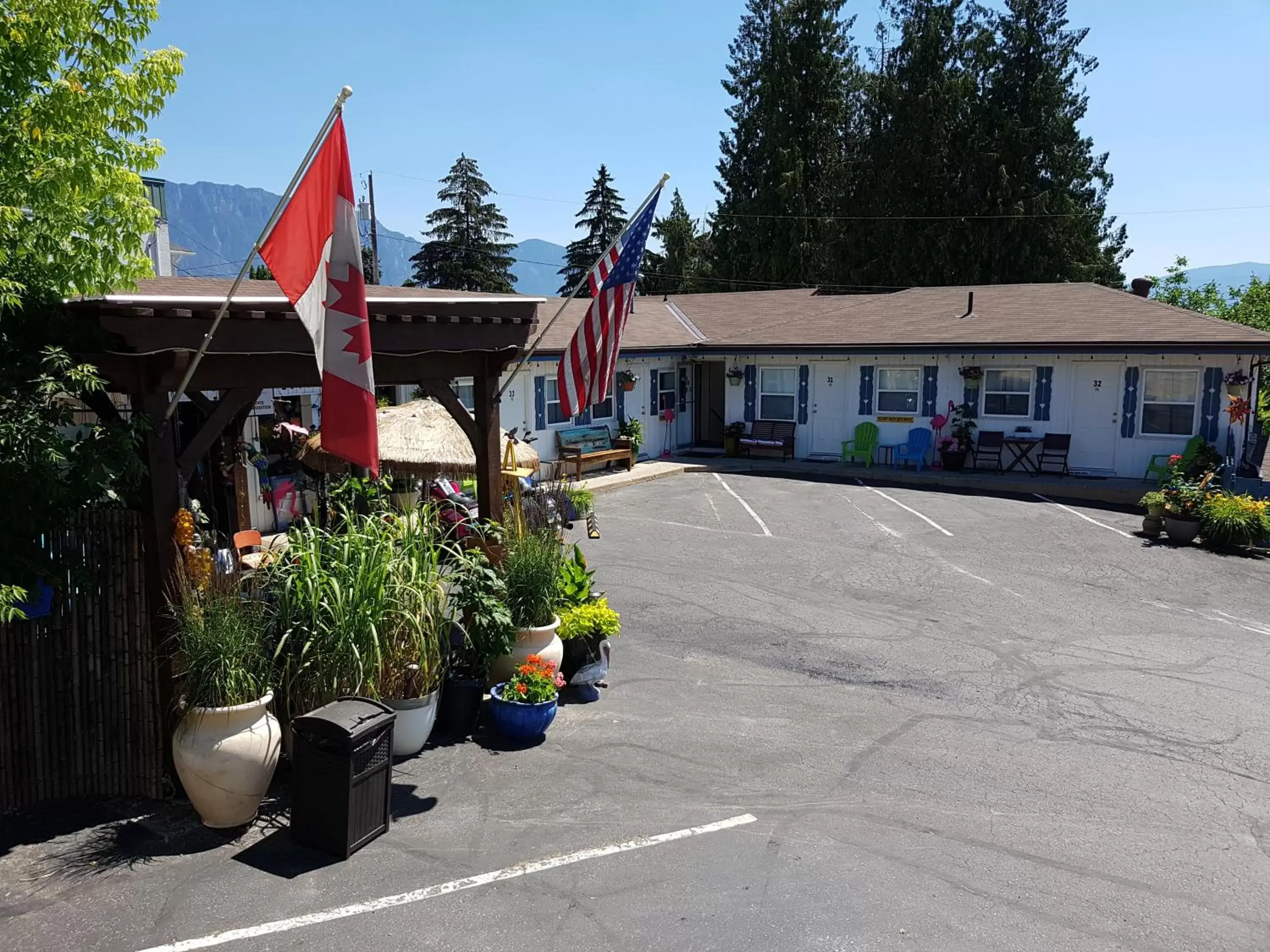 Property Building in Creston Valley Motel